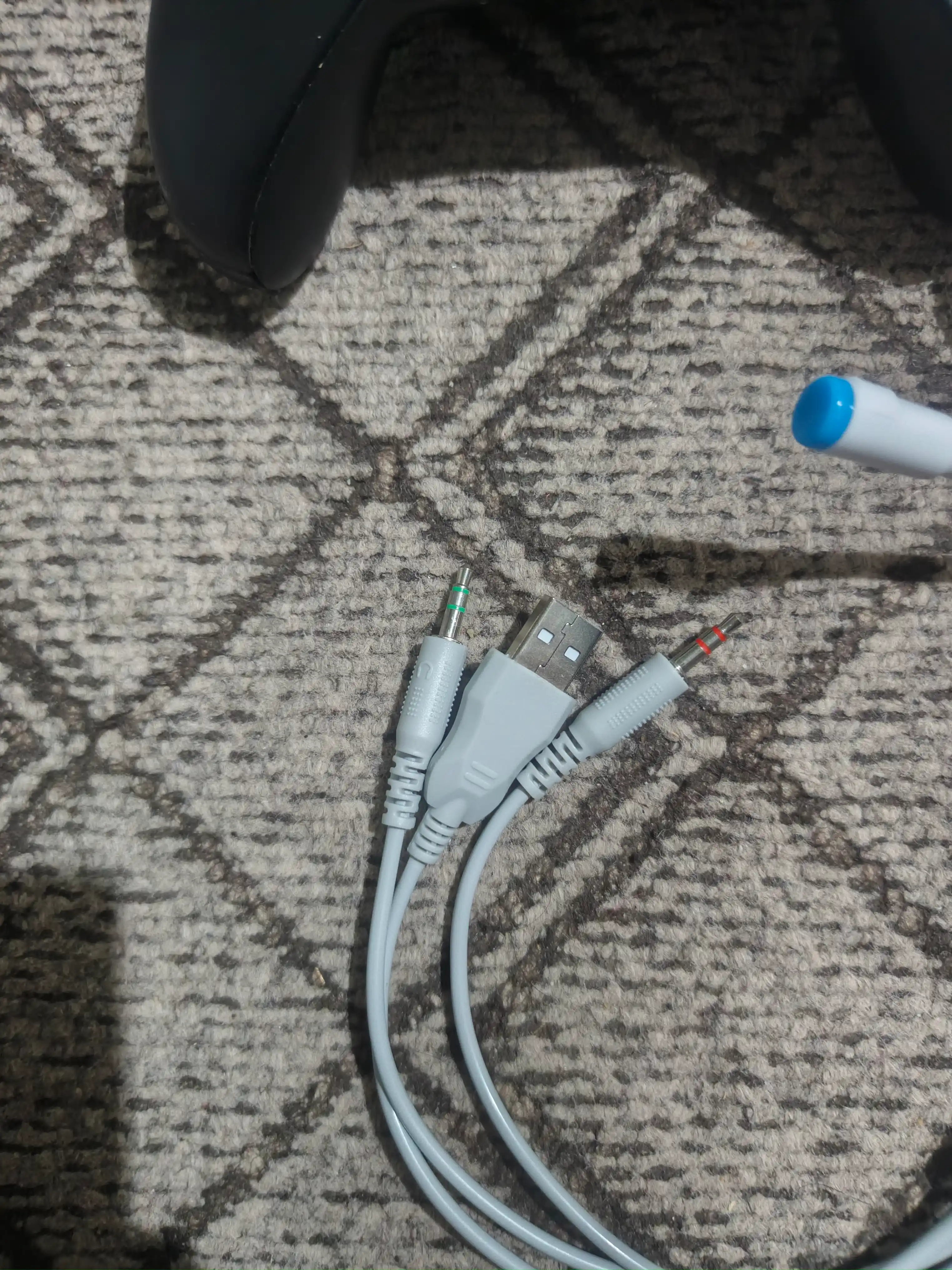 O'yin quloqchinlari, mikrofon bilan simli, kompyuter va telefon uchun, RGB yoritgich bilan