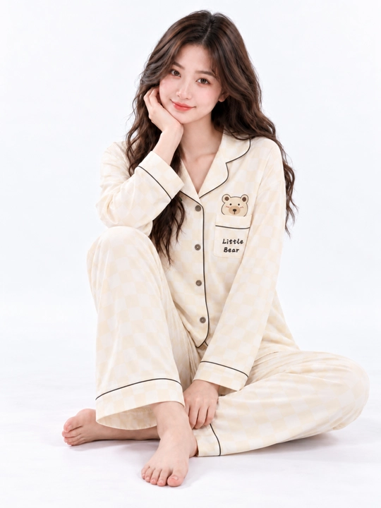 Ayollar uchun tugmali va shimli pijama