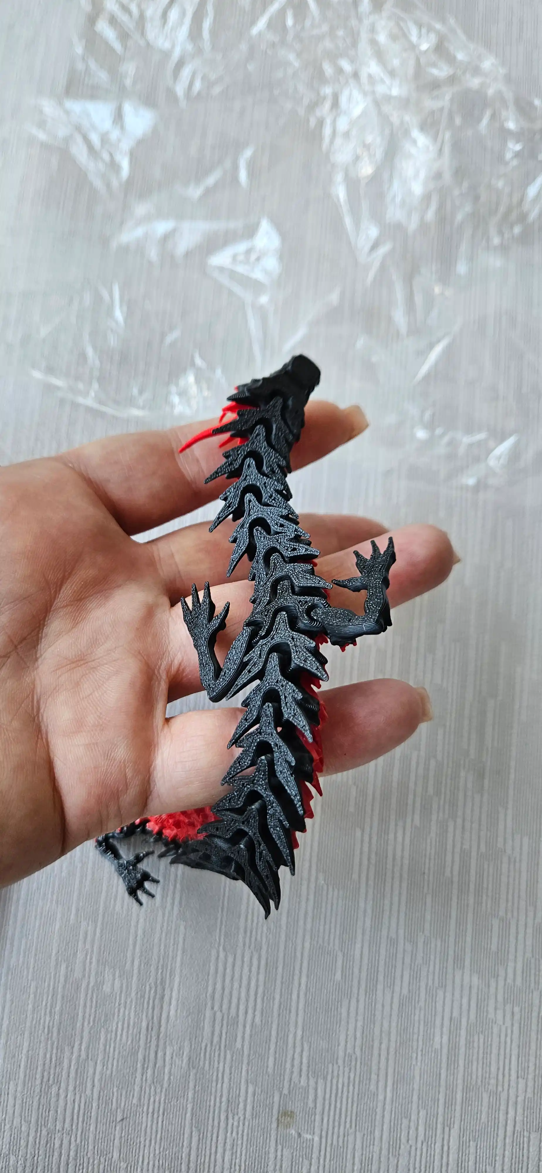 Antistress ajdar, harakatlanuvchi 3D figura TAKO, 30 sm
