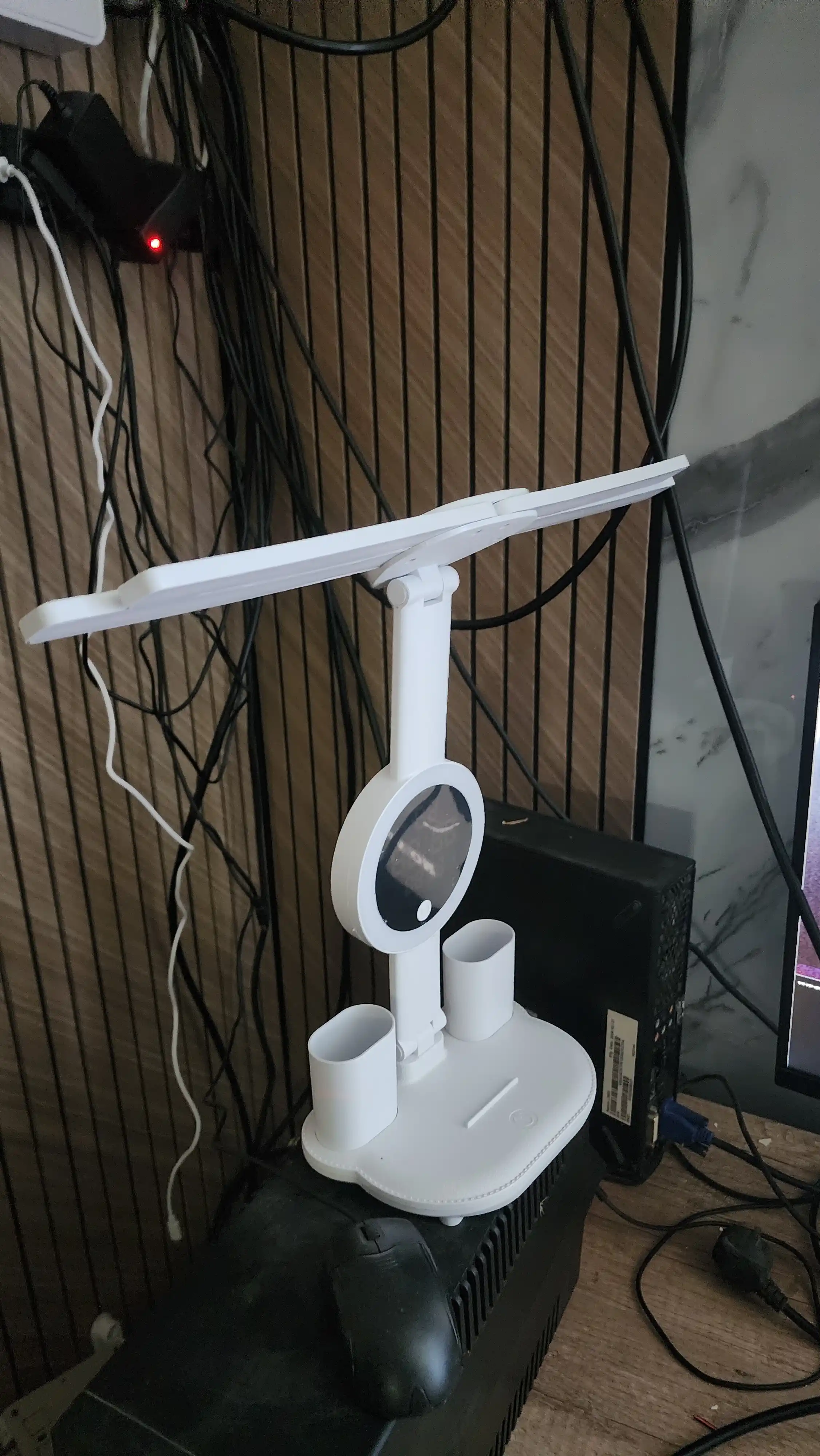 LED ko'p funksiyali stol chiroqi, sensorli chiroq, akkumulyator bilan va akkumulyatorsiz