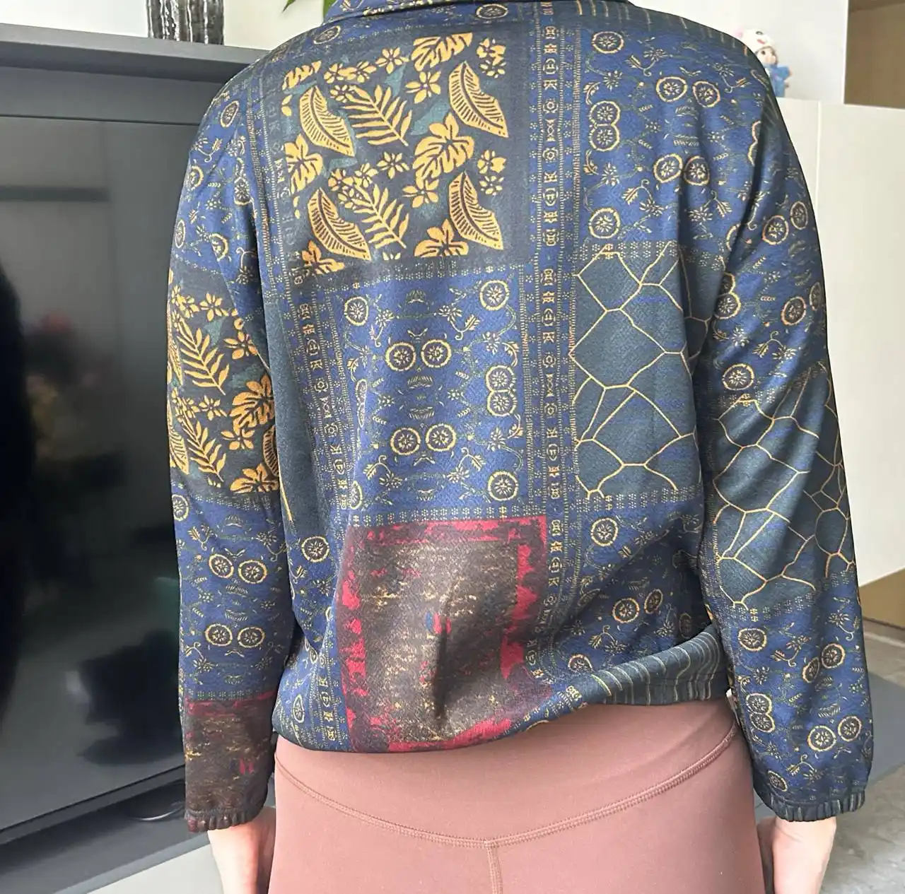 Ayollar uchun naqshli erkin retro kurtka