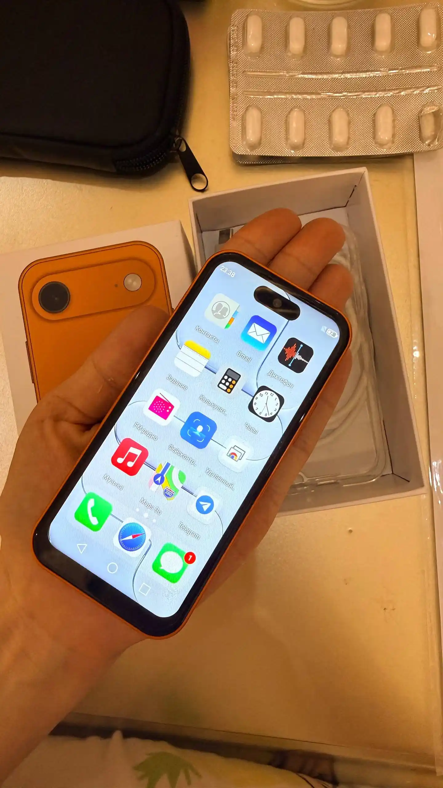 Bolalar uchun ixcham Air mini sensorli telefoni, 2 SIM