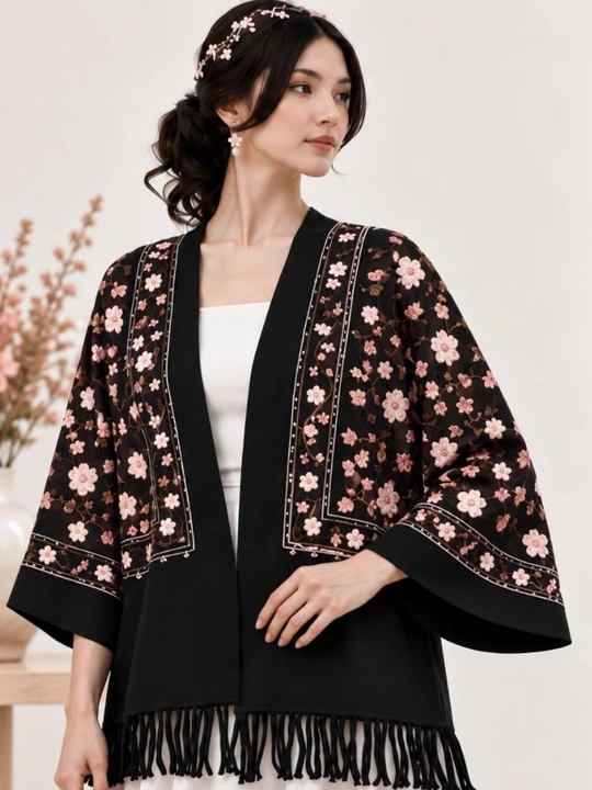 Ayollar kimono-kardigan, qora gulli naqshli, zamonaviy va nafis ustki kiyim, ayollar uchun - 