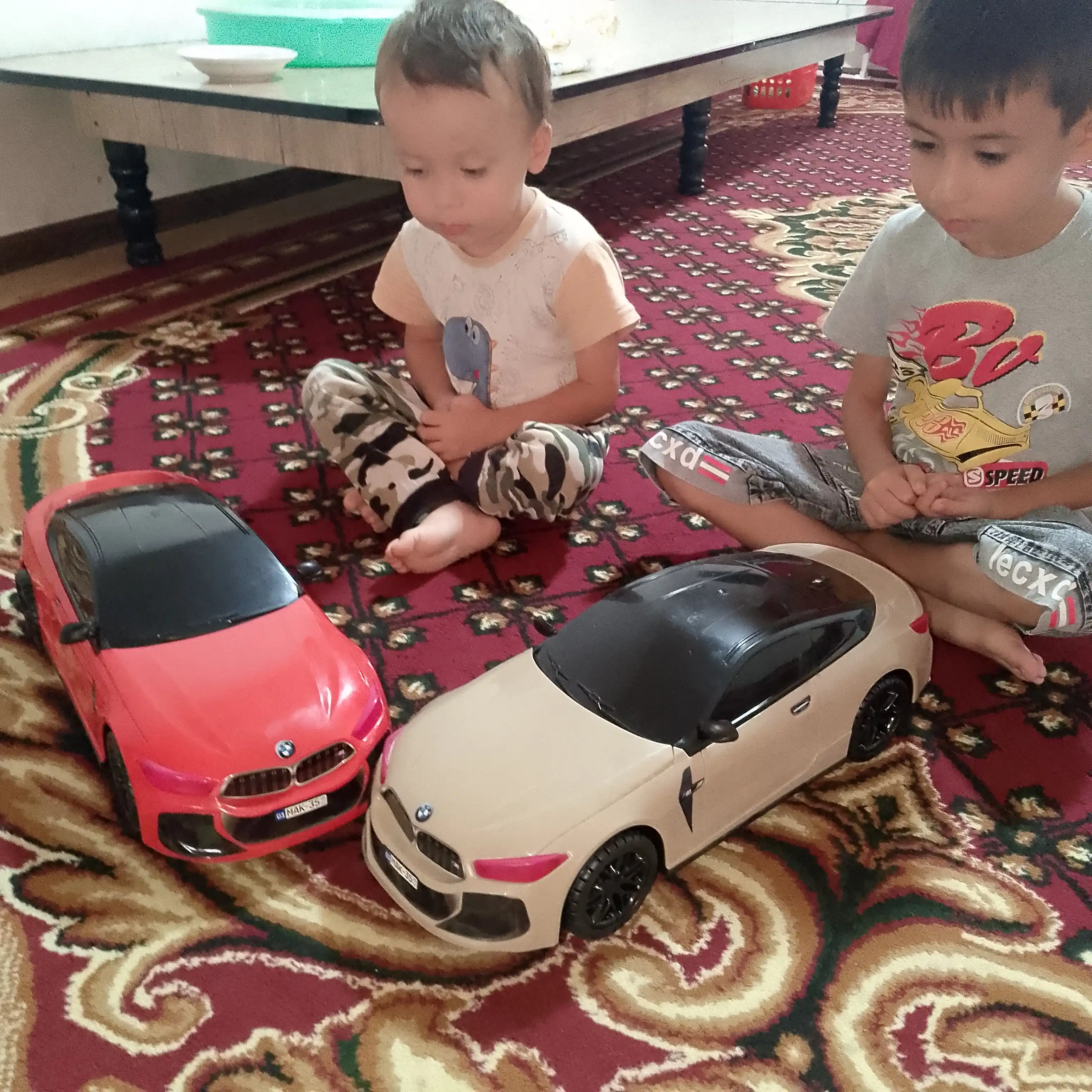 Игрушечный автомобиль в виде BMW, детское автокресло, энергичная машина