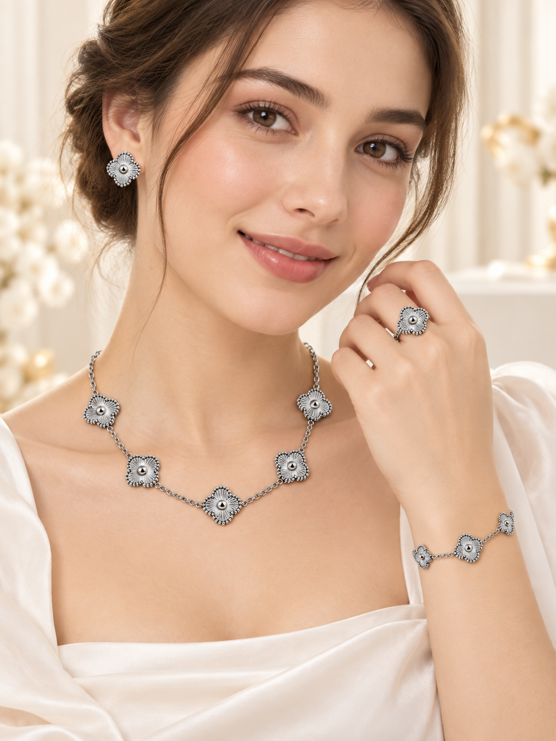 VAN CLEEF Набор бижутерий, кольцо, серьги, цепочка, браслет