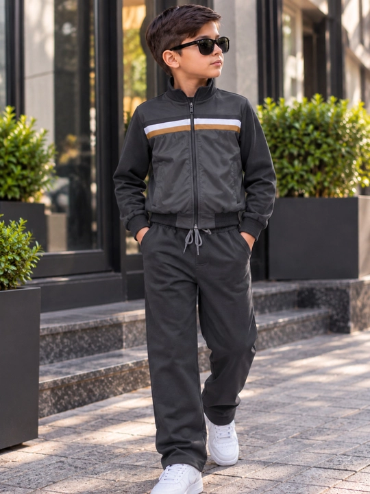 Bolalar uchun sport kostyumi - 
