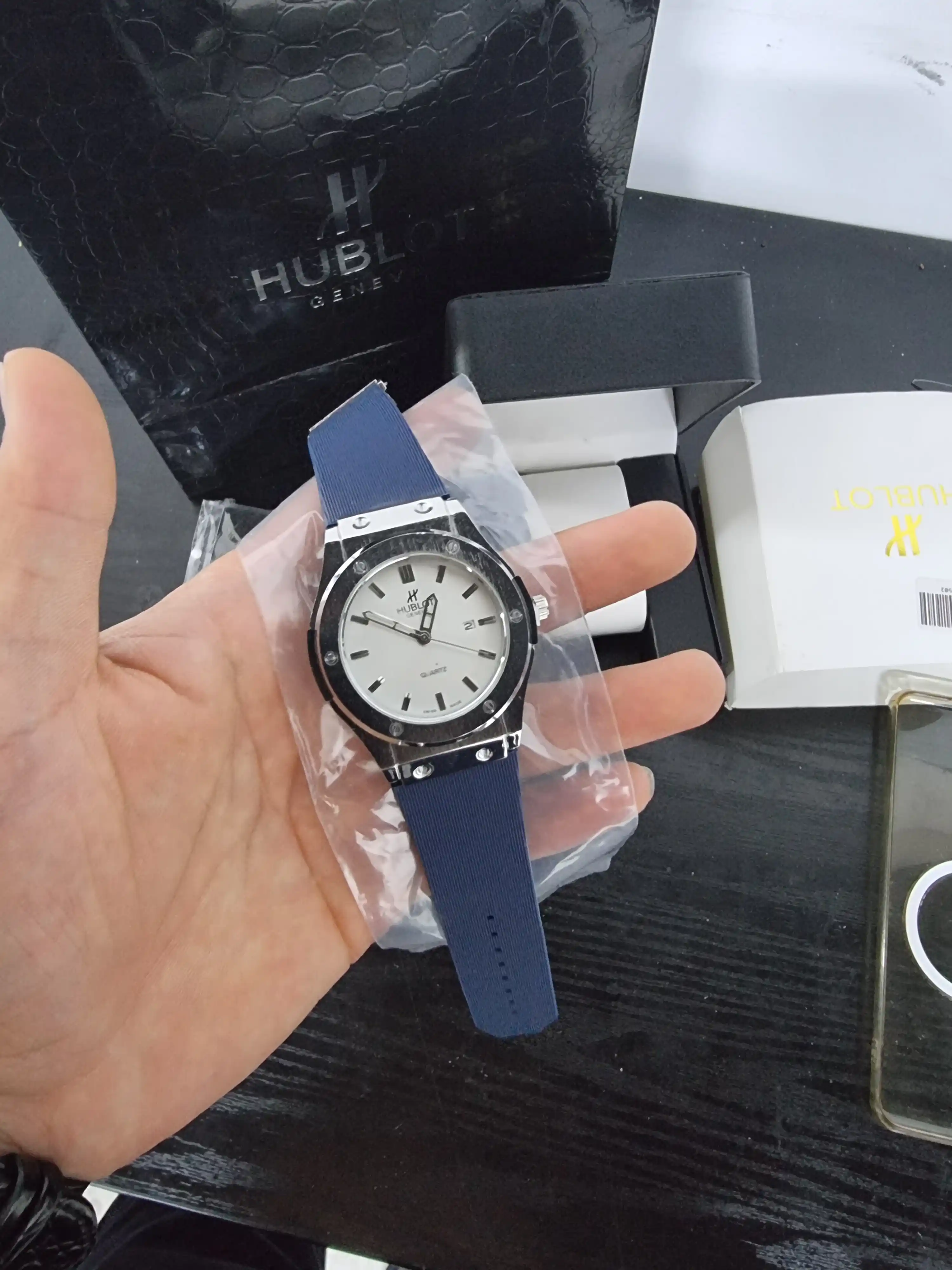 Erkaklar qo‘l soati Hublot Quartz – Mineral shisha, silikon remeshok, sana ko‘rsatkichi