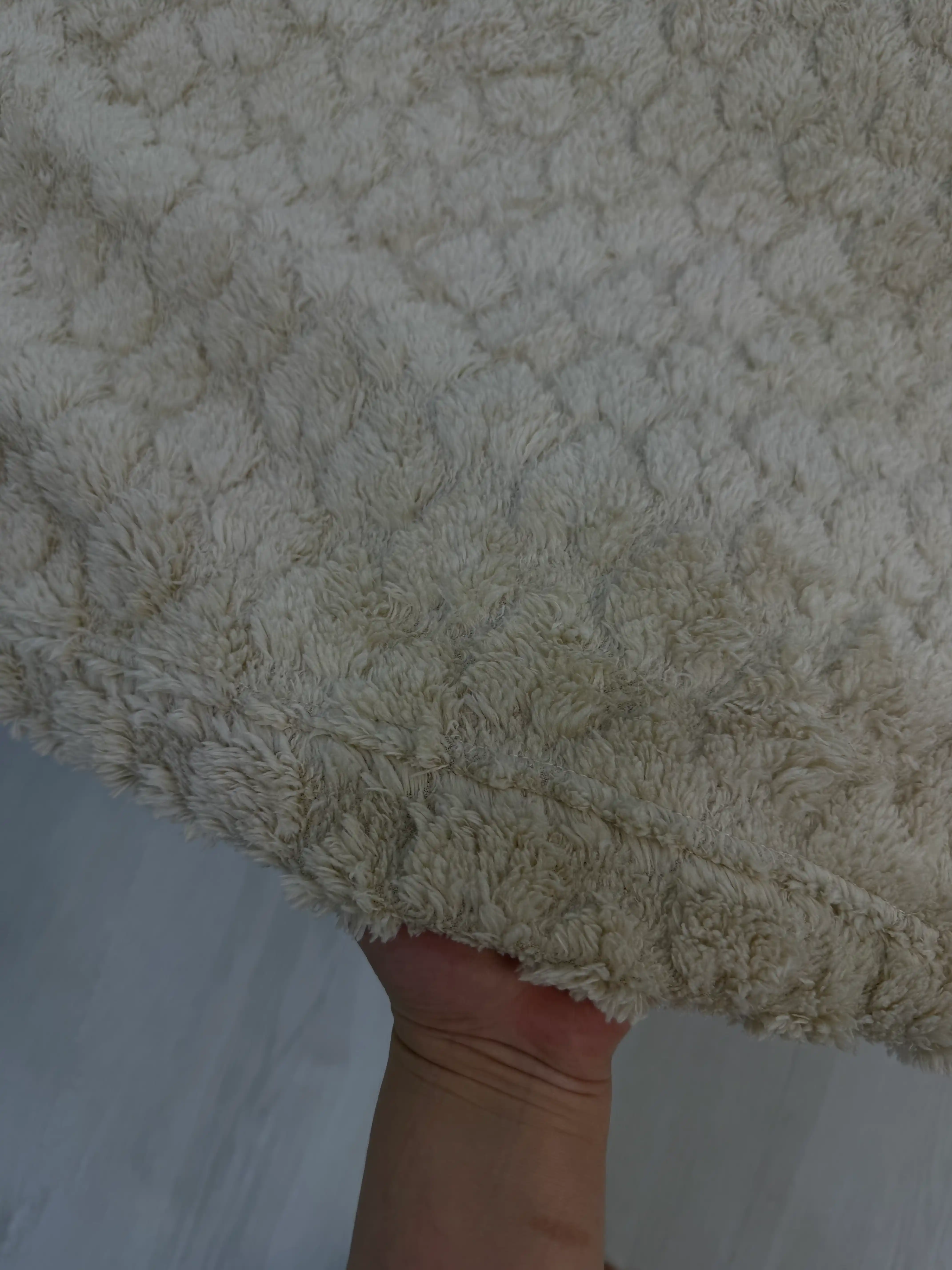 Bej Rangli Bir Qatlamli pled 200×220 sm — Uy uchun Yumshoq va Nafis Qulaylik