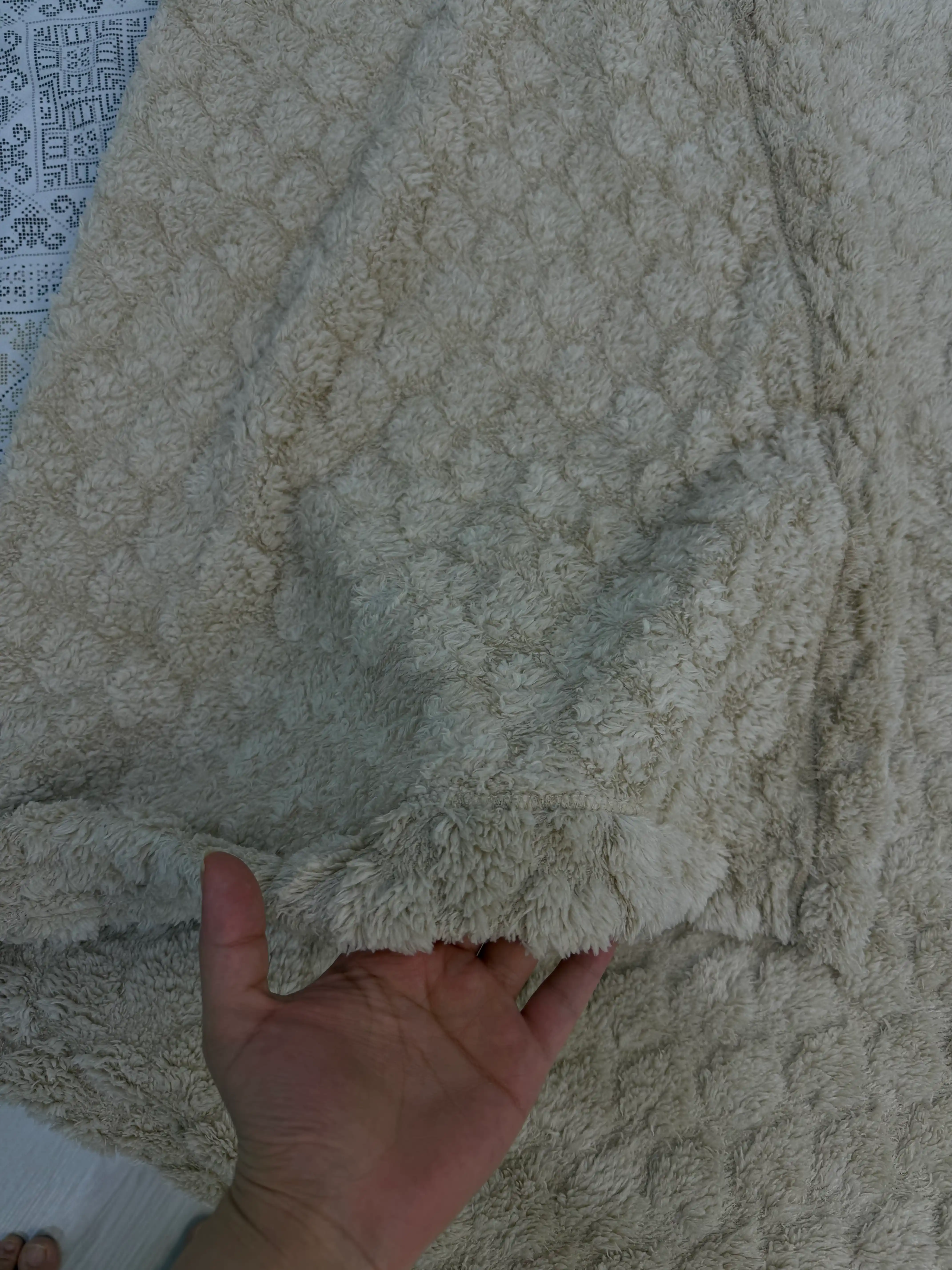 Bej Rangli Bir Qatlamli pled 200×220 sm — Uy uchun Yumshoq va Nafis Qulaylik