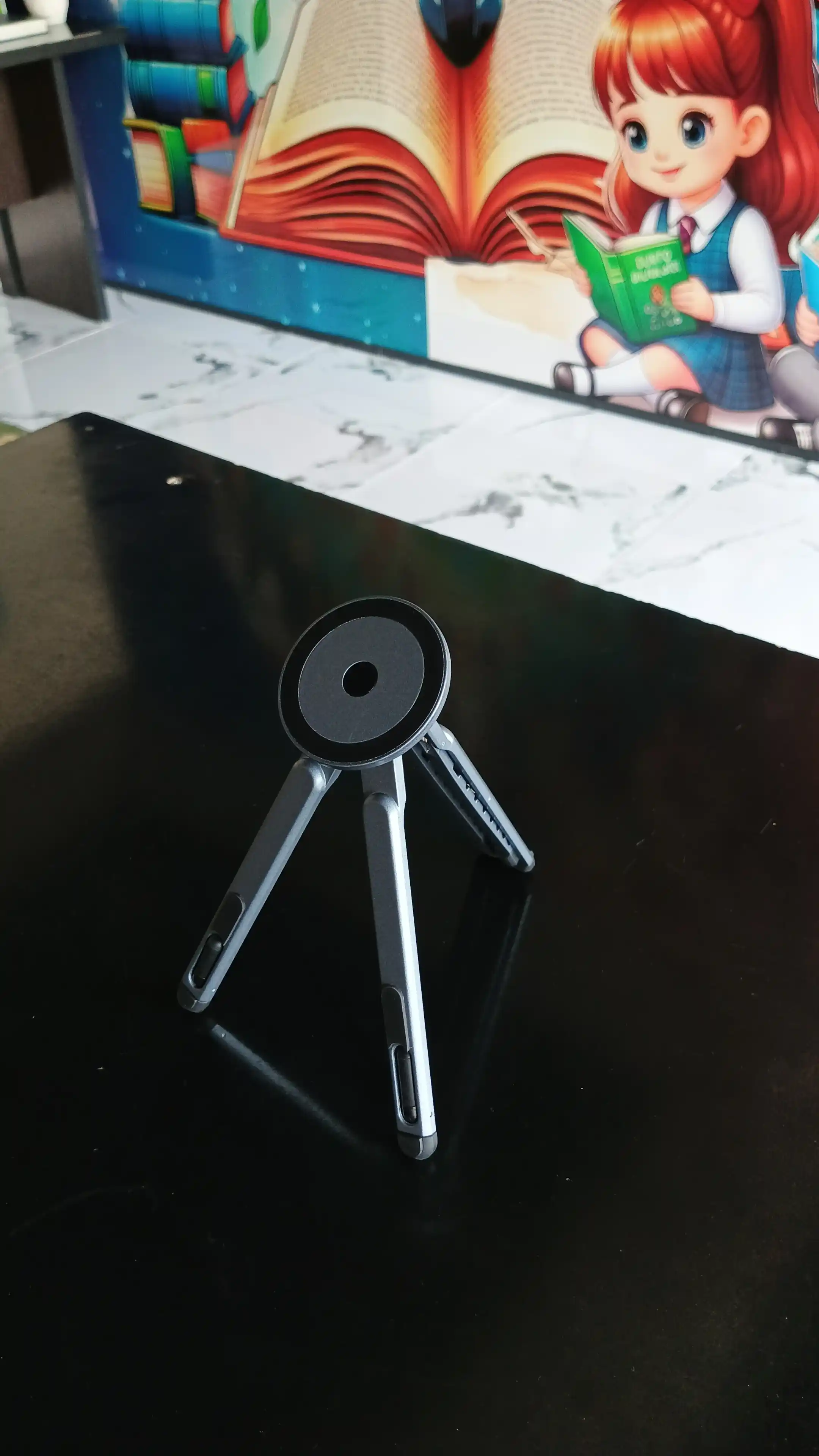 Magnitli universal telefon, planshet va noutbuk stendi – metal podstavka