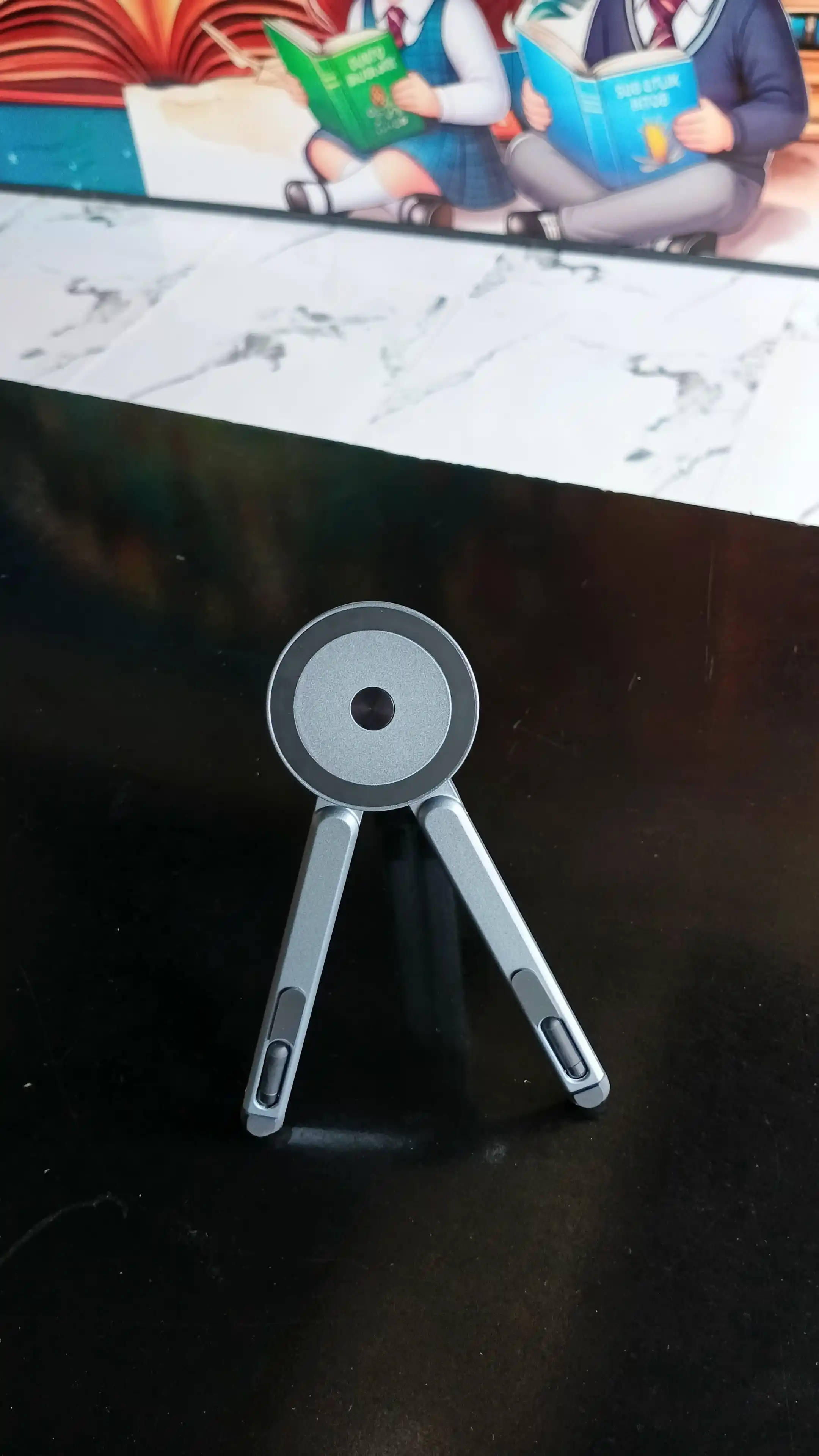 Magnitli universal telefon, planshet va noutbuk stendi – metal podstavka