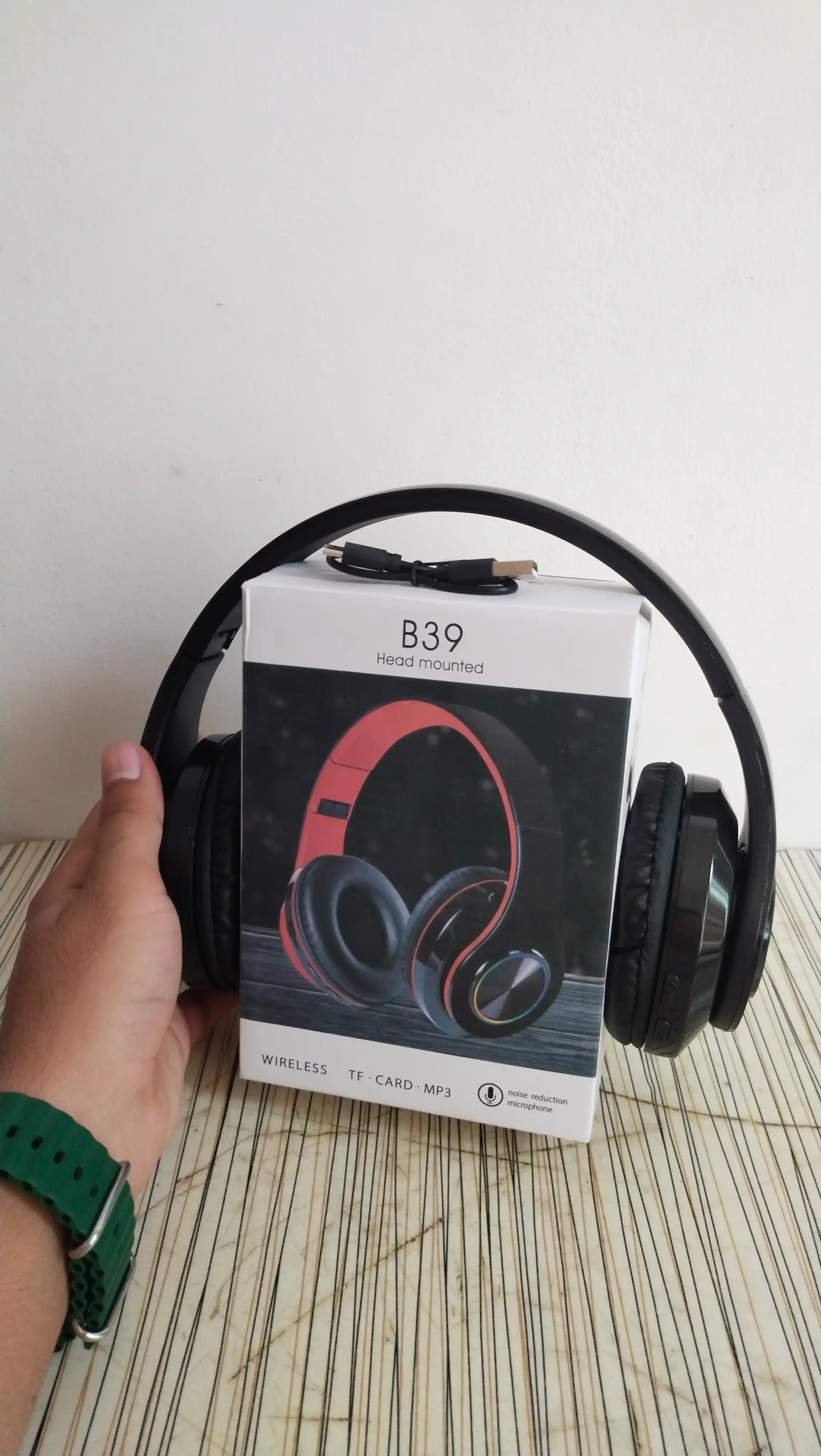 Simsiz quloqchinlar mikrofon bilan, katta to'liq o'lchamli, Bluetooth