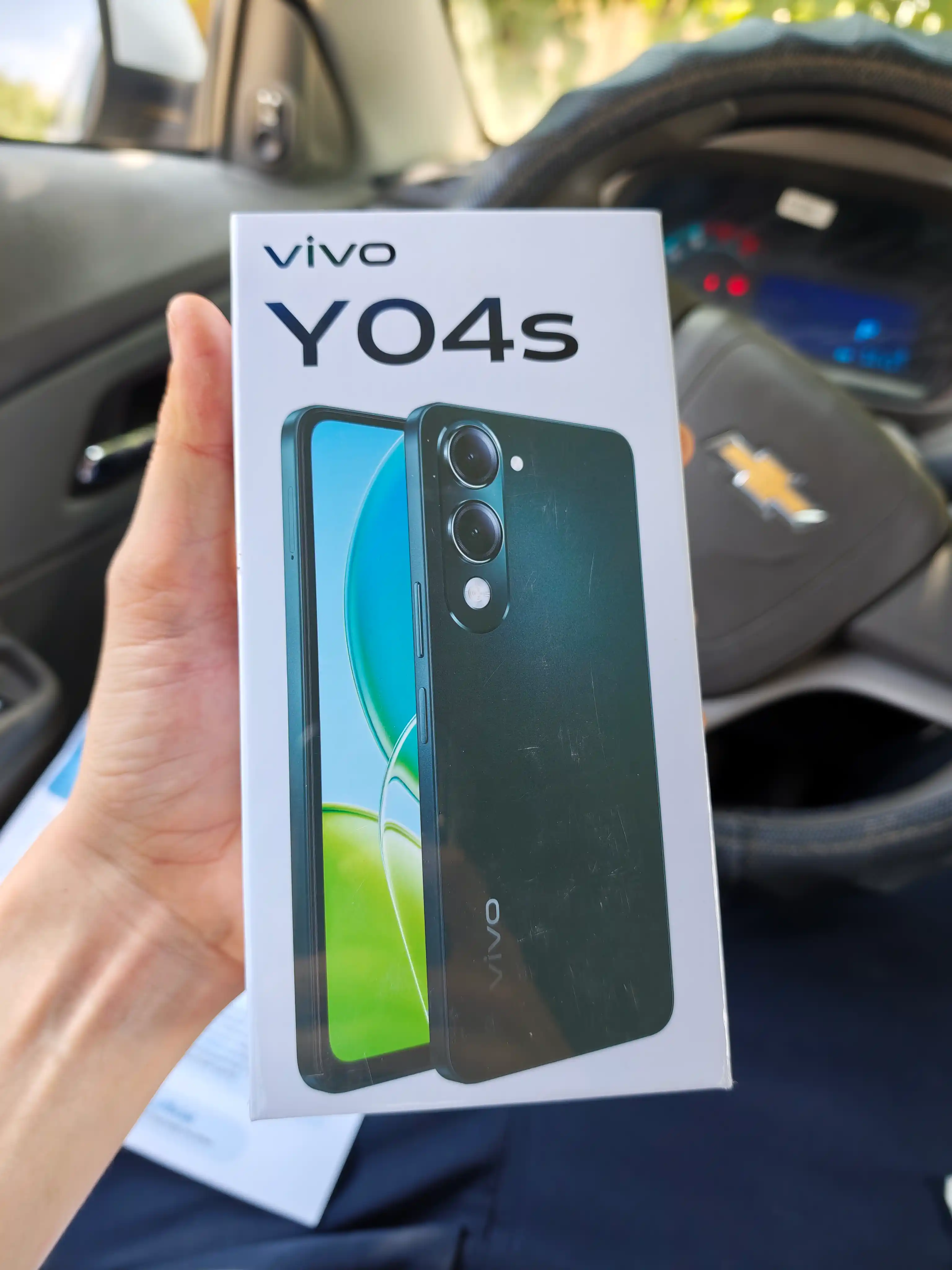 Mobil telefon Vivo Y04s 6/256 GB, 90 Hz displey, 6000 mAh batareya
