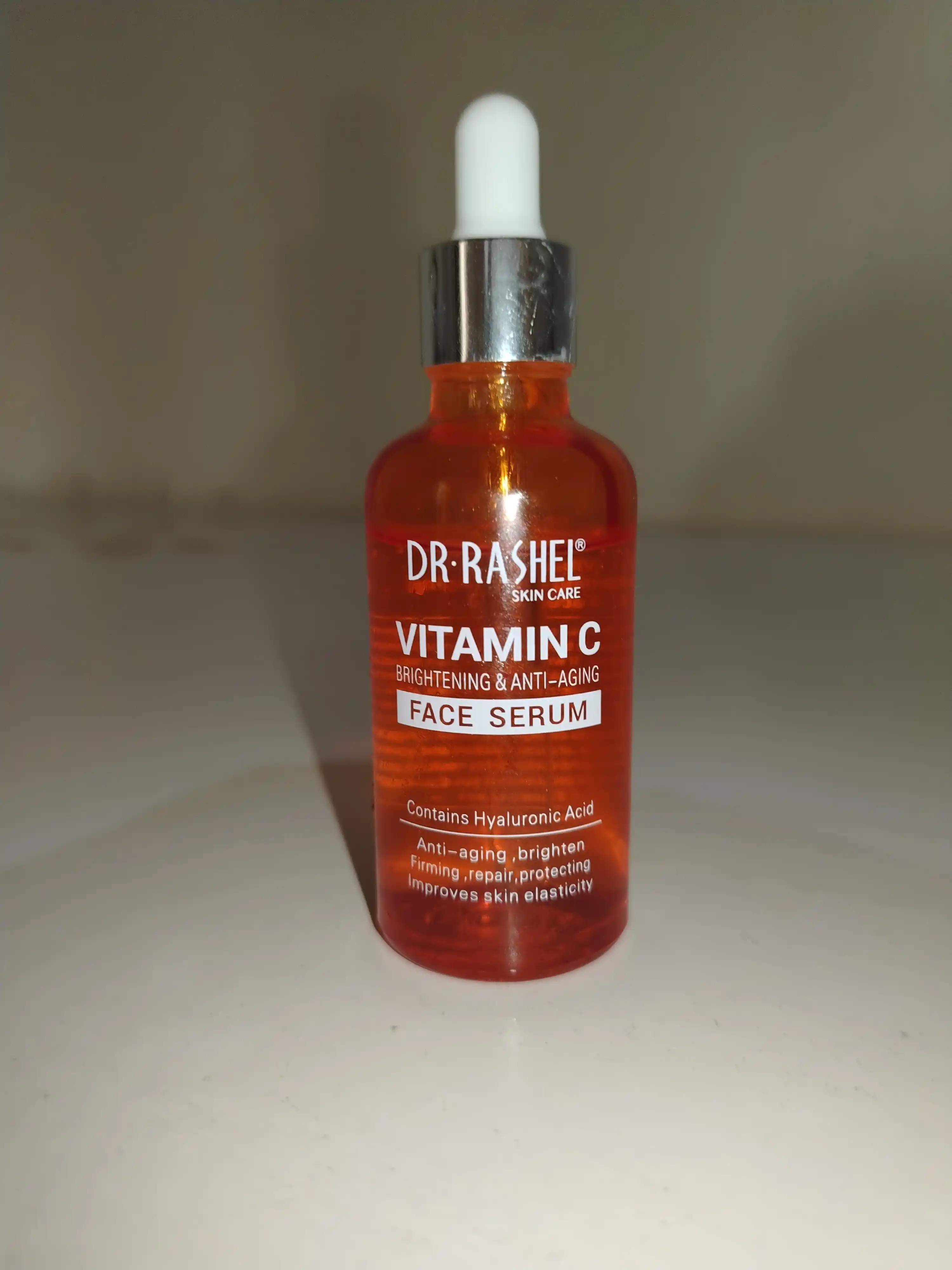 Teng rang yuz terisi uchun C vitaminli Dr. Rashel yorug‘lashtiruvchi serumi, 50 ml