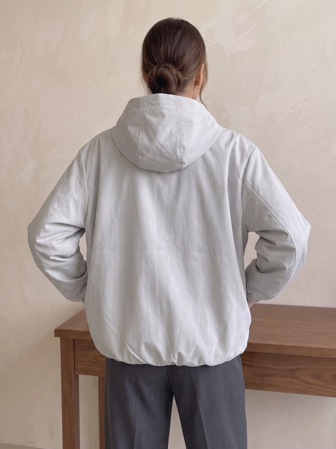 Ayollar vetrovkasi, kapyushonli bahor-kuz kurtkasi — ELLY FASHION