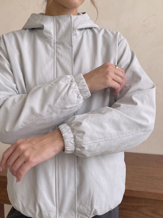 Ayollar vetrovkasi, kapyushonli bahor-kuz kurtkasi — ELLY FASHION