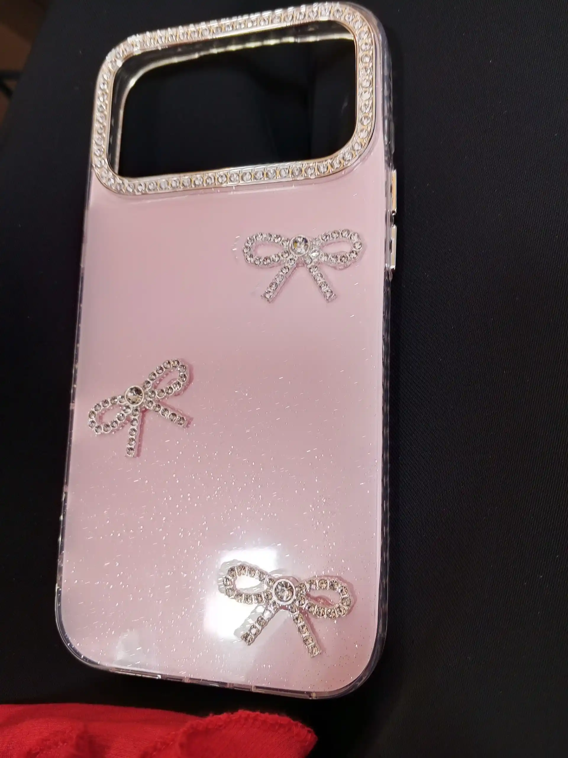 ZASHITNI CHIXOL IPHONE 16 pro, 16 Pro Max,17 Pro, 17 Pro Max silikoniviy
