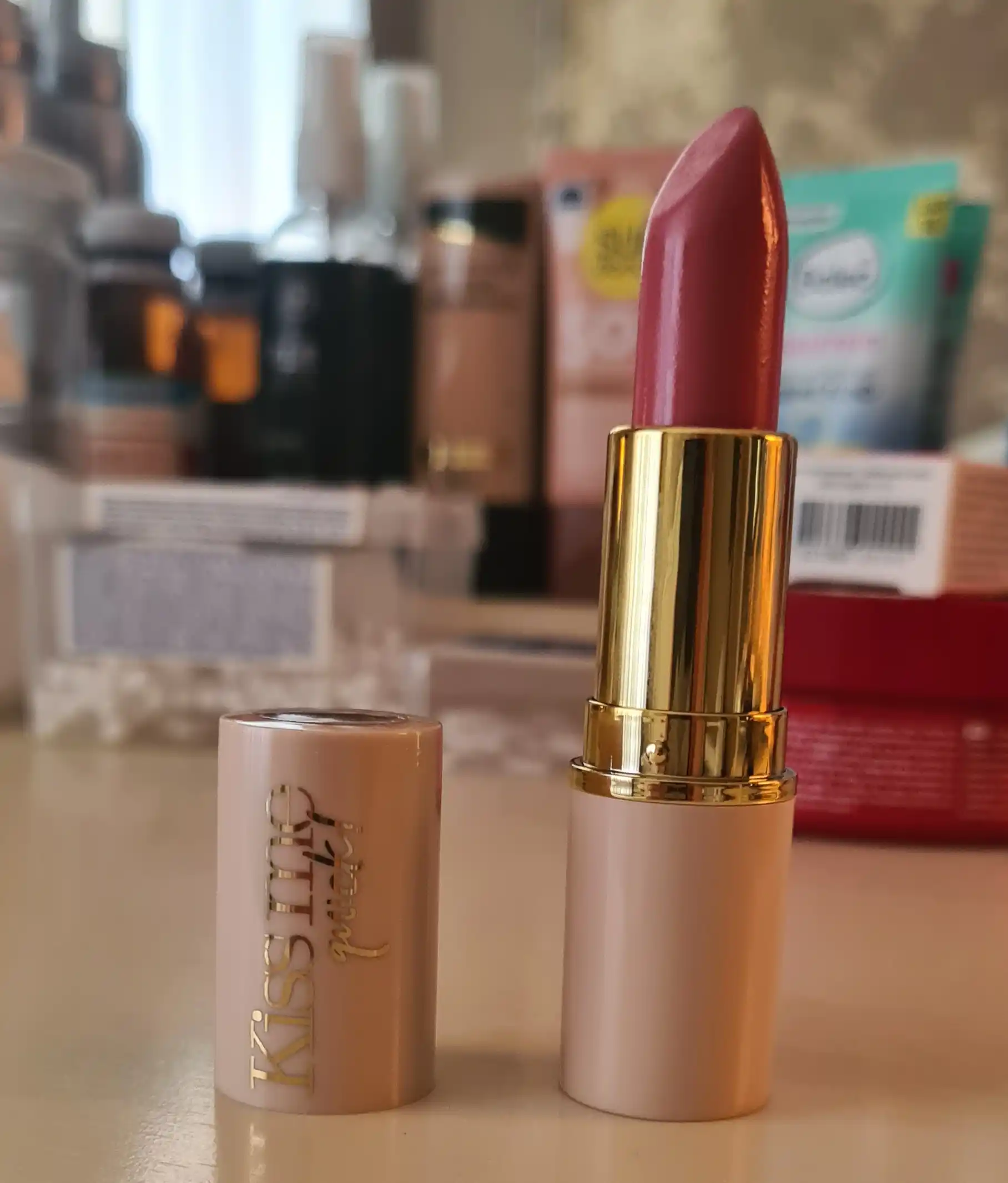 Eveline Kiss Me Quick №14 mat effektli lab bo‘yog‘i 4 g