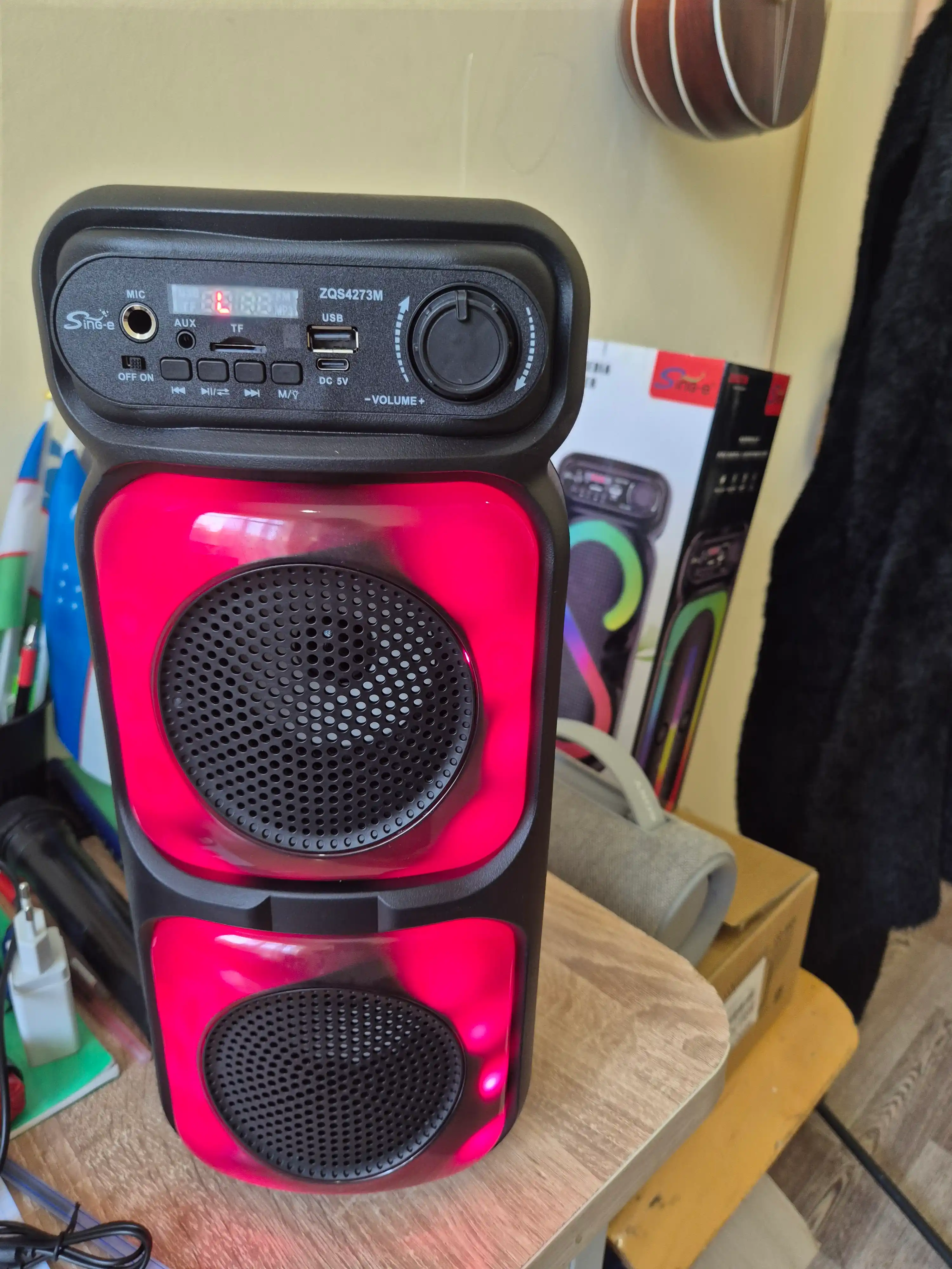 Katta Bluetooth simsiz karnay, karaoke, RGB yoritish, mikrofon va pult bilan