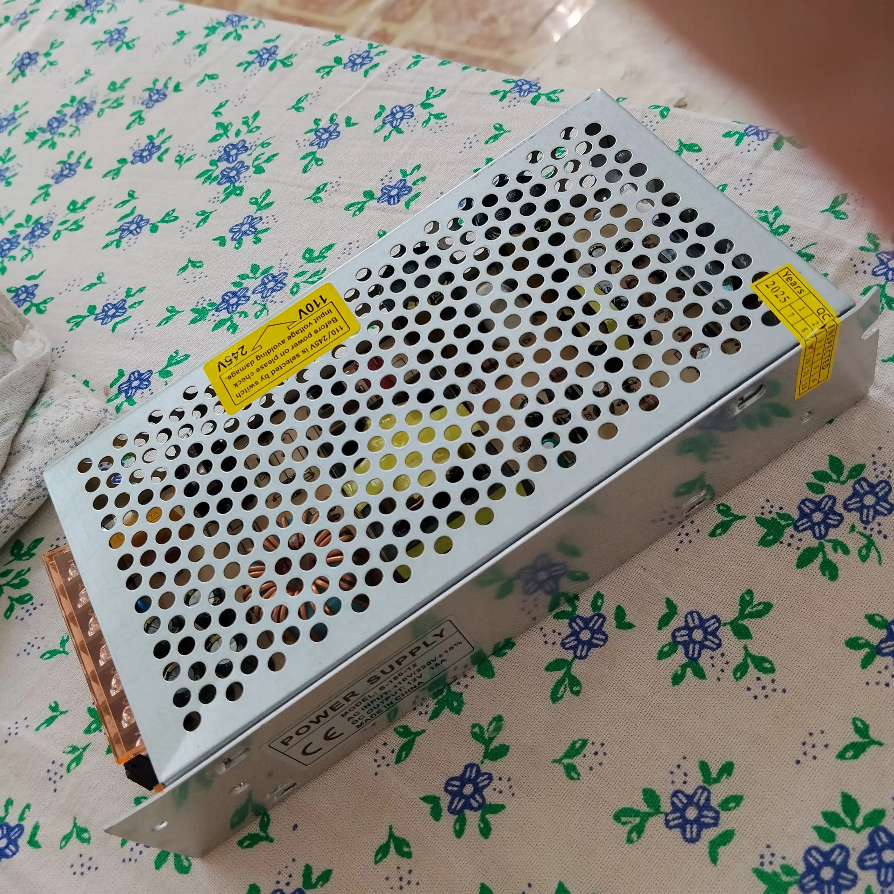 Блок питания 12V 15A в металлическом корпусе (Power Supply)