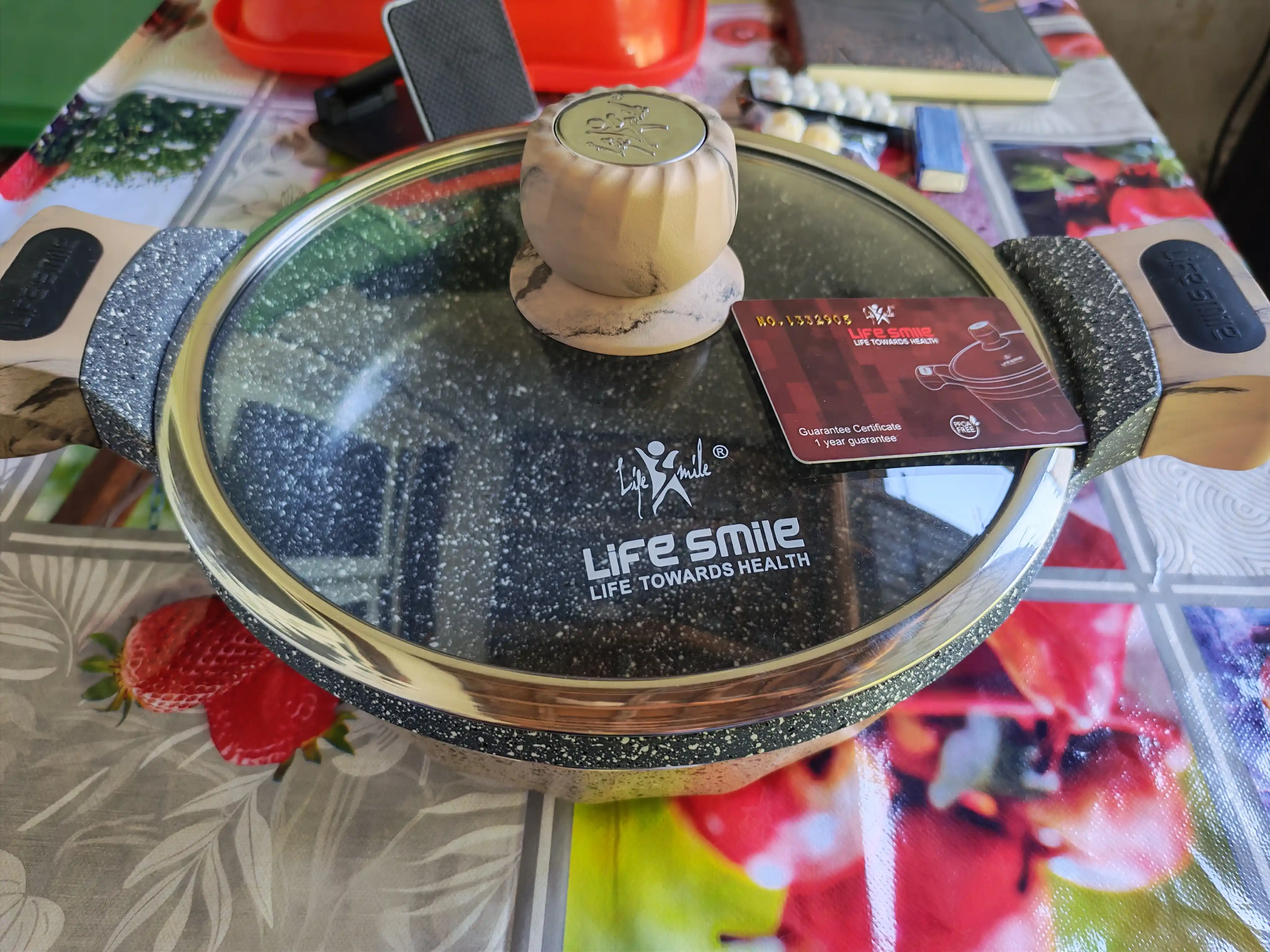 Life Smile 24 sm qovurish pechi, granitli kuyishga qarshi qoplamali va shisha qopqoqli