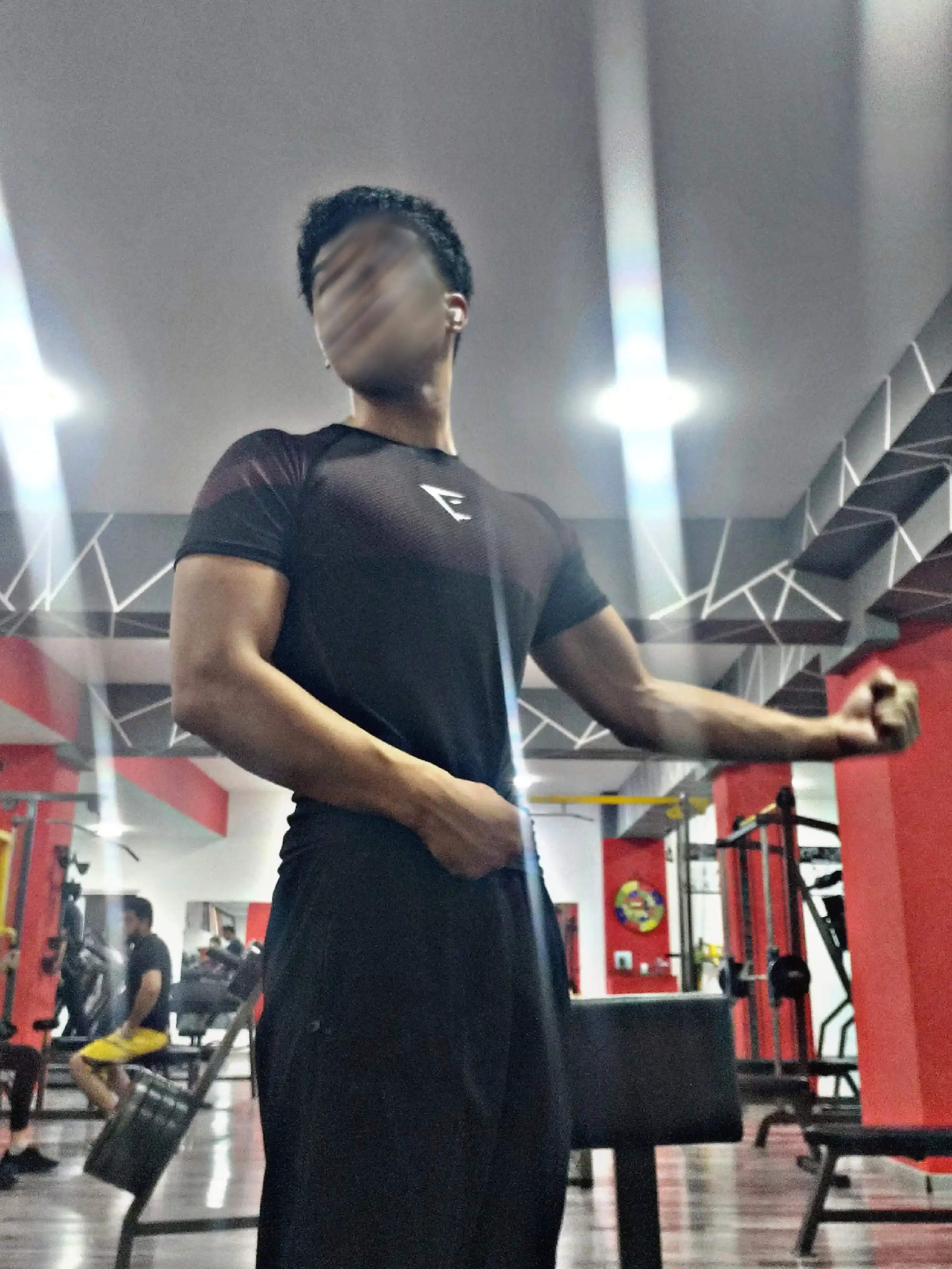 Gym Shark uslubidagi kompression futbolka - rashgard, sport, erkaklar uchun, fitnes uchun