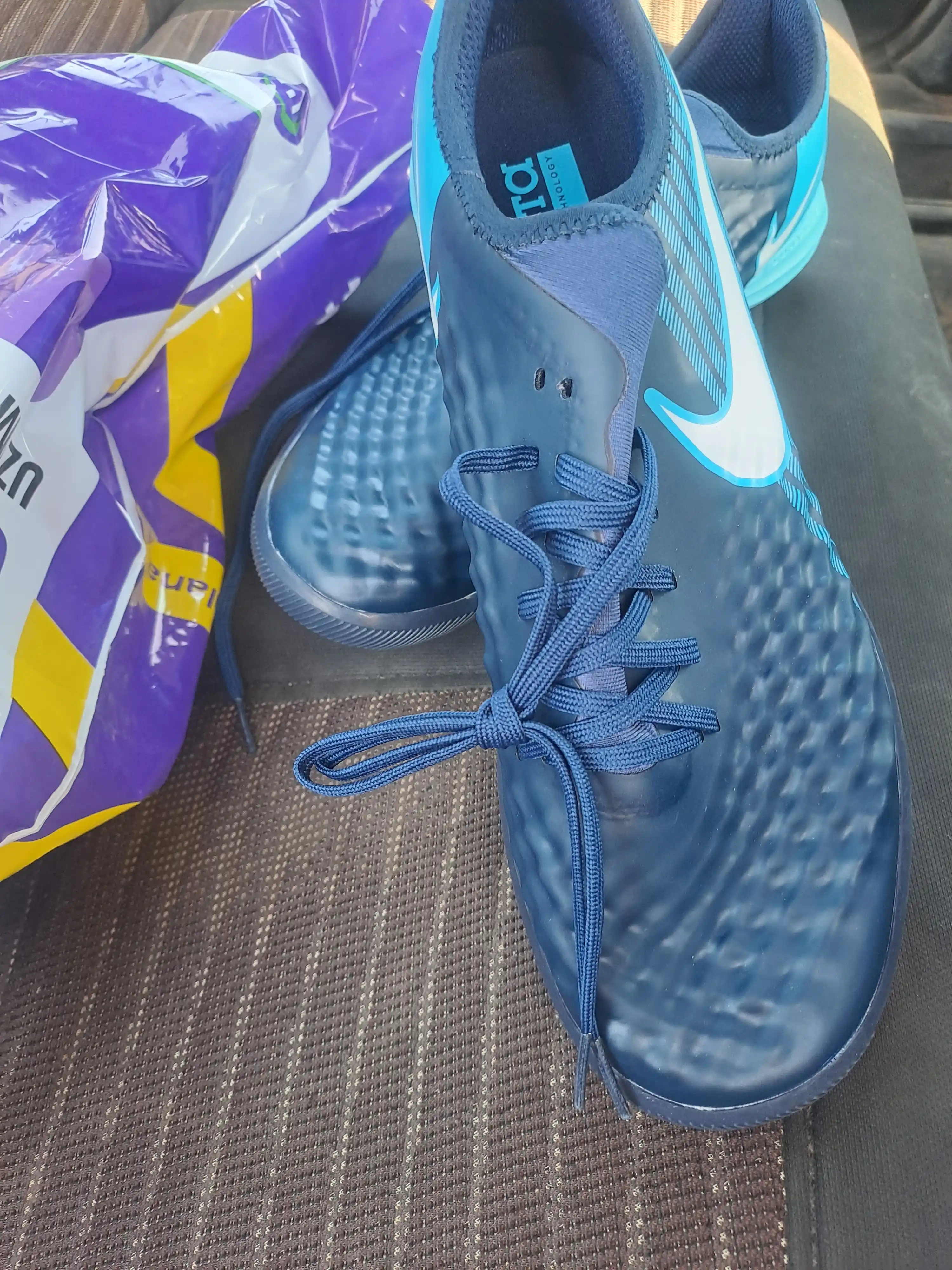 Futbol Sorokonojka. Butsi, Magista o'lcham 39-45