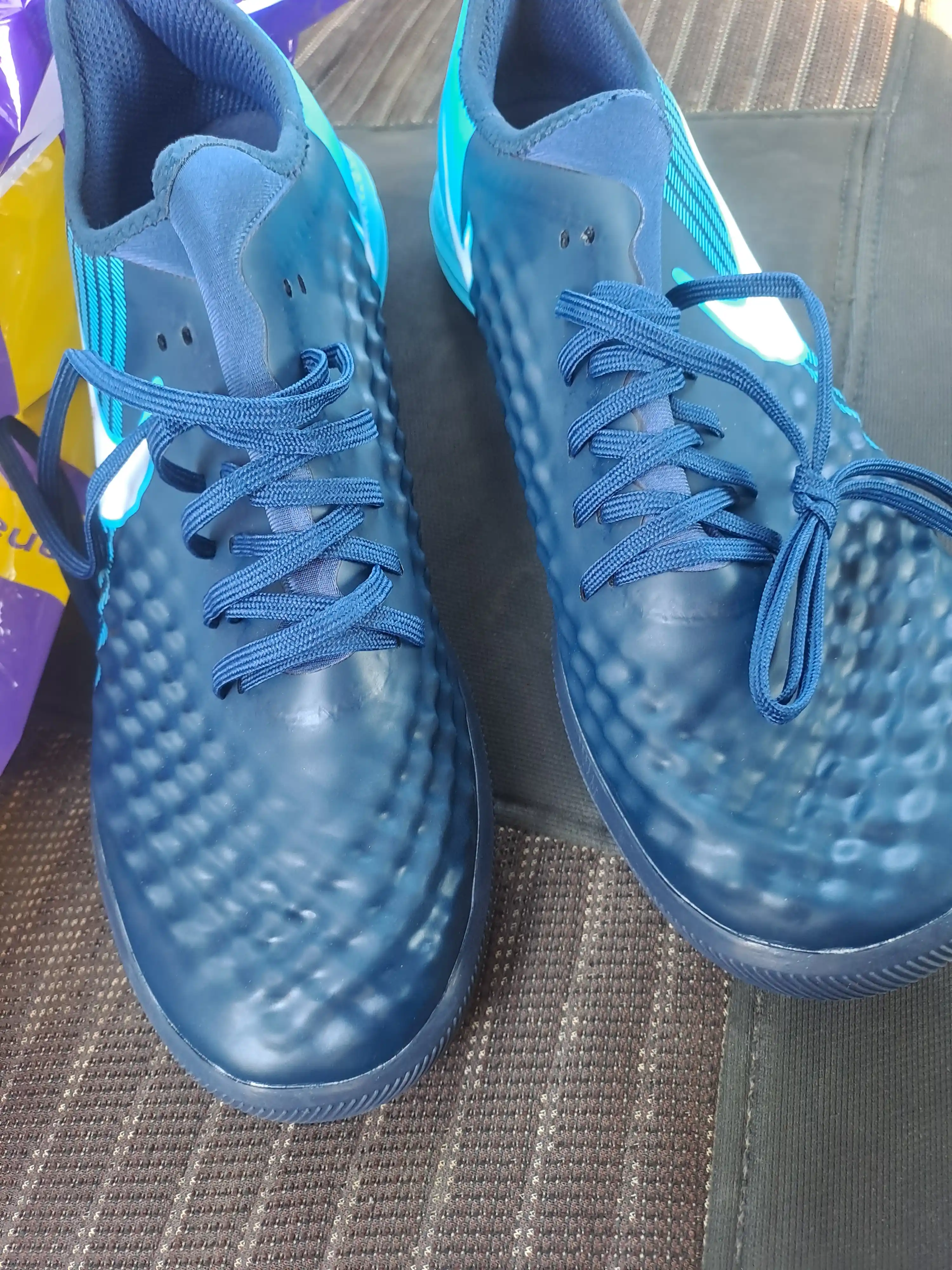 Futbol Sorokonojka. Butsi, Magista o'lcham 39-45