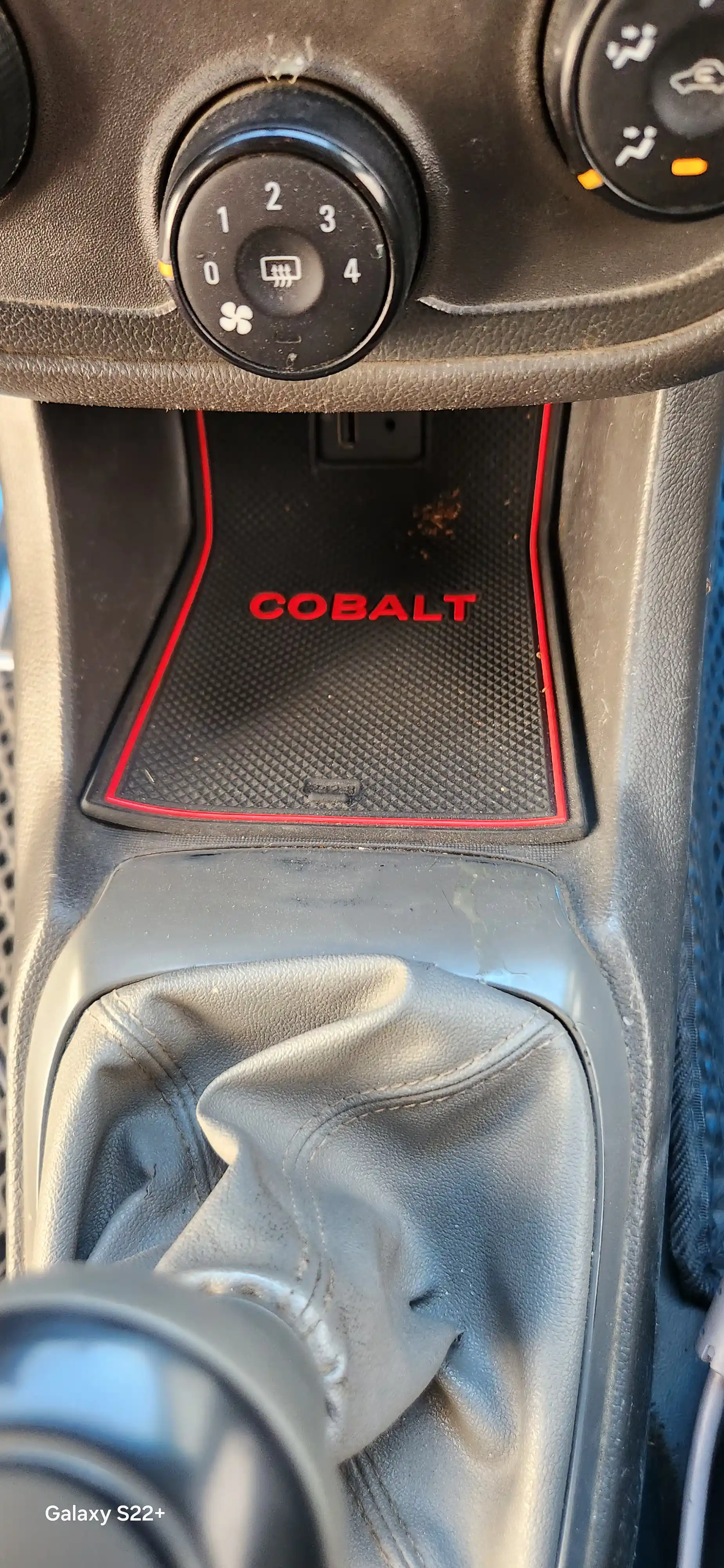 Cobalt Onix Tracker 2 Monza Equinox avtomobillari ichki saloni uchun rezina gilamchalar