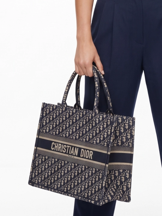 Ayollar uchun sumka shopper, Christian Dior uslubida, har kunlik mos