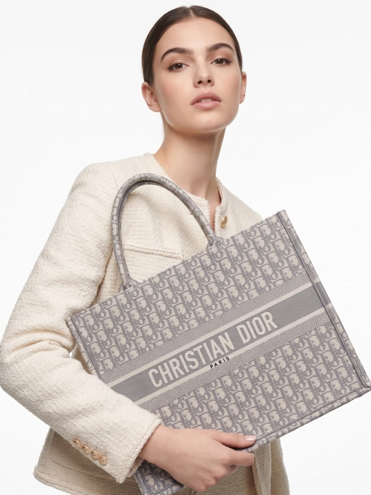 Ayollar uchun sumka shopper, Christian Dior uslubida, har kunlik mos