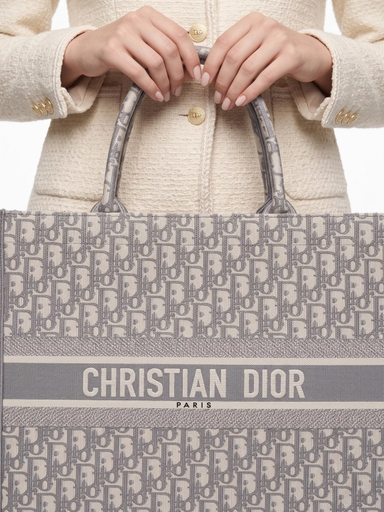 Ayollar uchun sumka shopper, Christian Dior uslubida, har kunlik mos