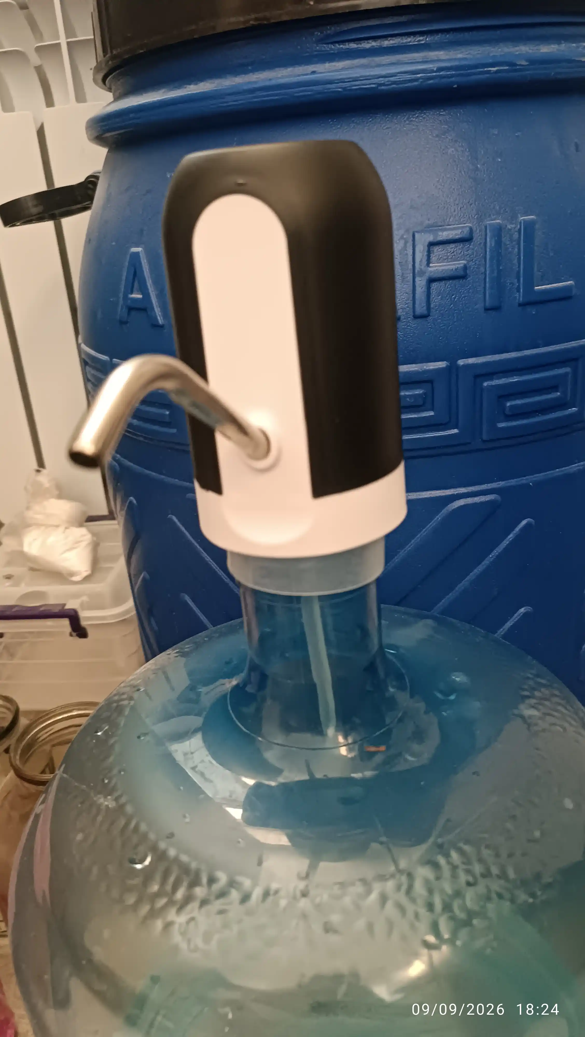 Автоматический диспенсер для воды с USB зарядкой для бутылей 5L, 10L, 19 л