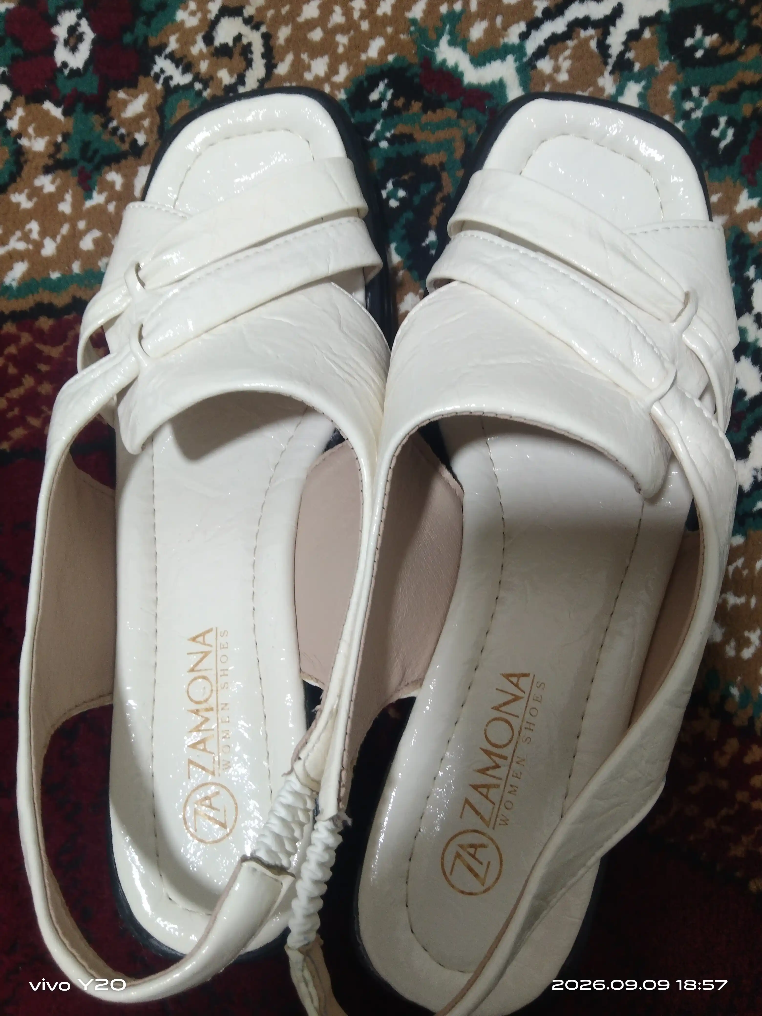 Ayollar sandali, ayollar bosonojkasi, yozgi sandal, ayollar oyoq kiyimi