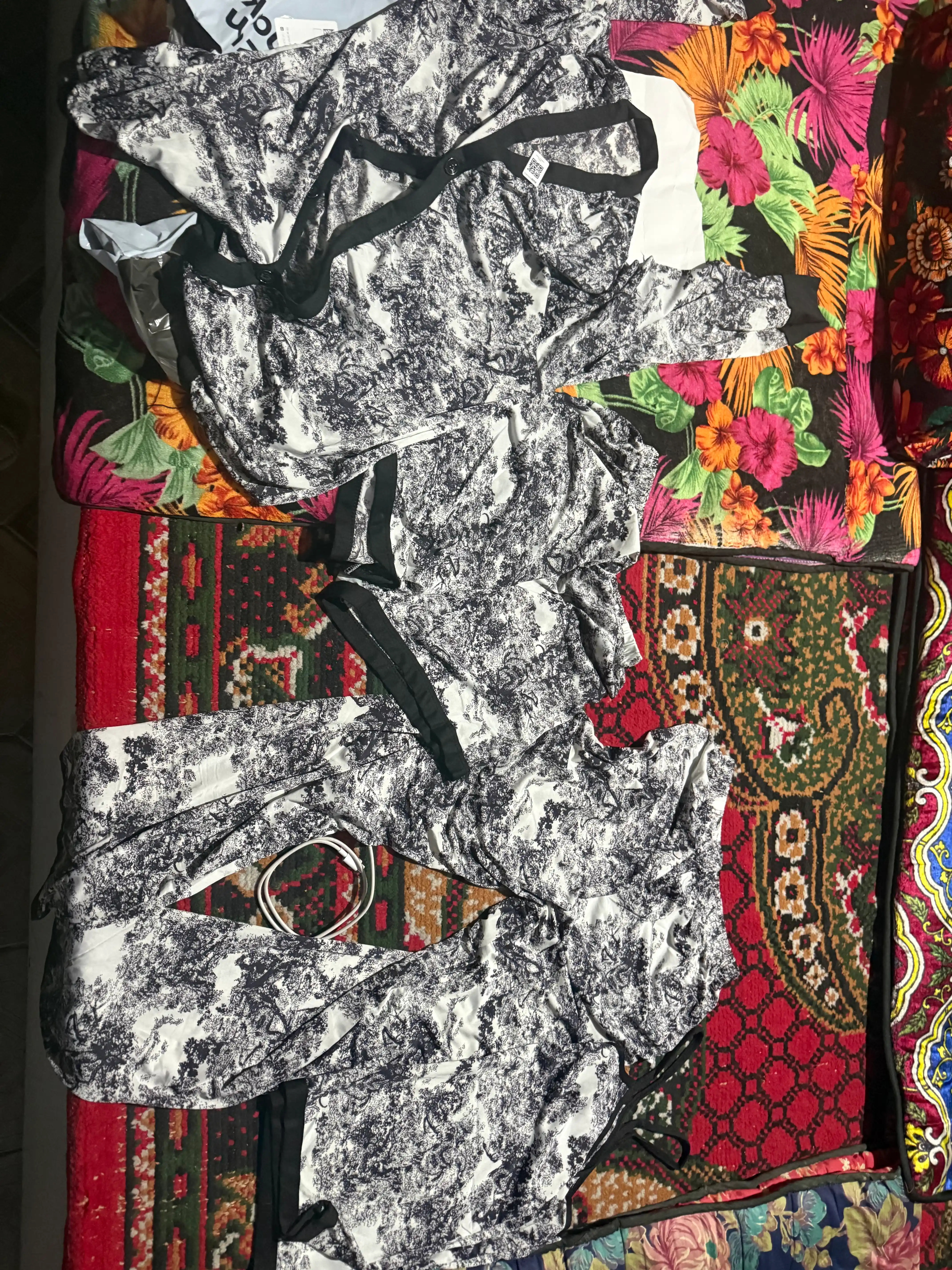 Pijama ayollar uchun, 4 tasi 1 da, yumshoq matodan, penyuarlar sovg‘a sifatida