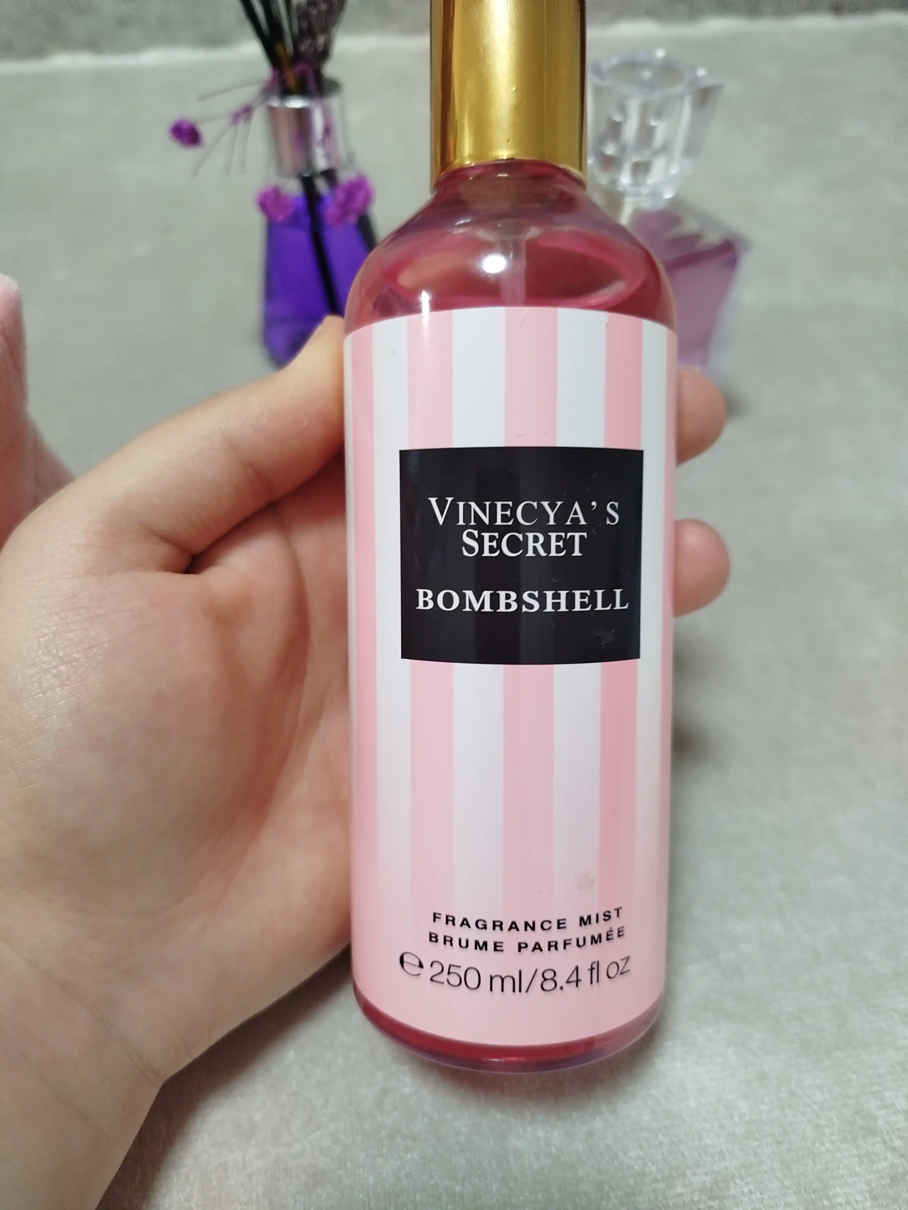Parfyumlangan tana spreyi suvi Victoria's Secret Spreyi Aqua Kiss Rush, Shimmer, 250 ml