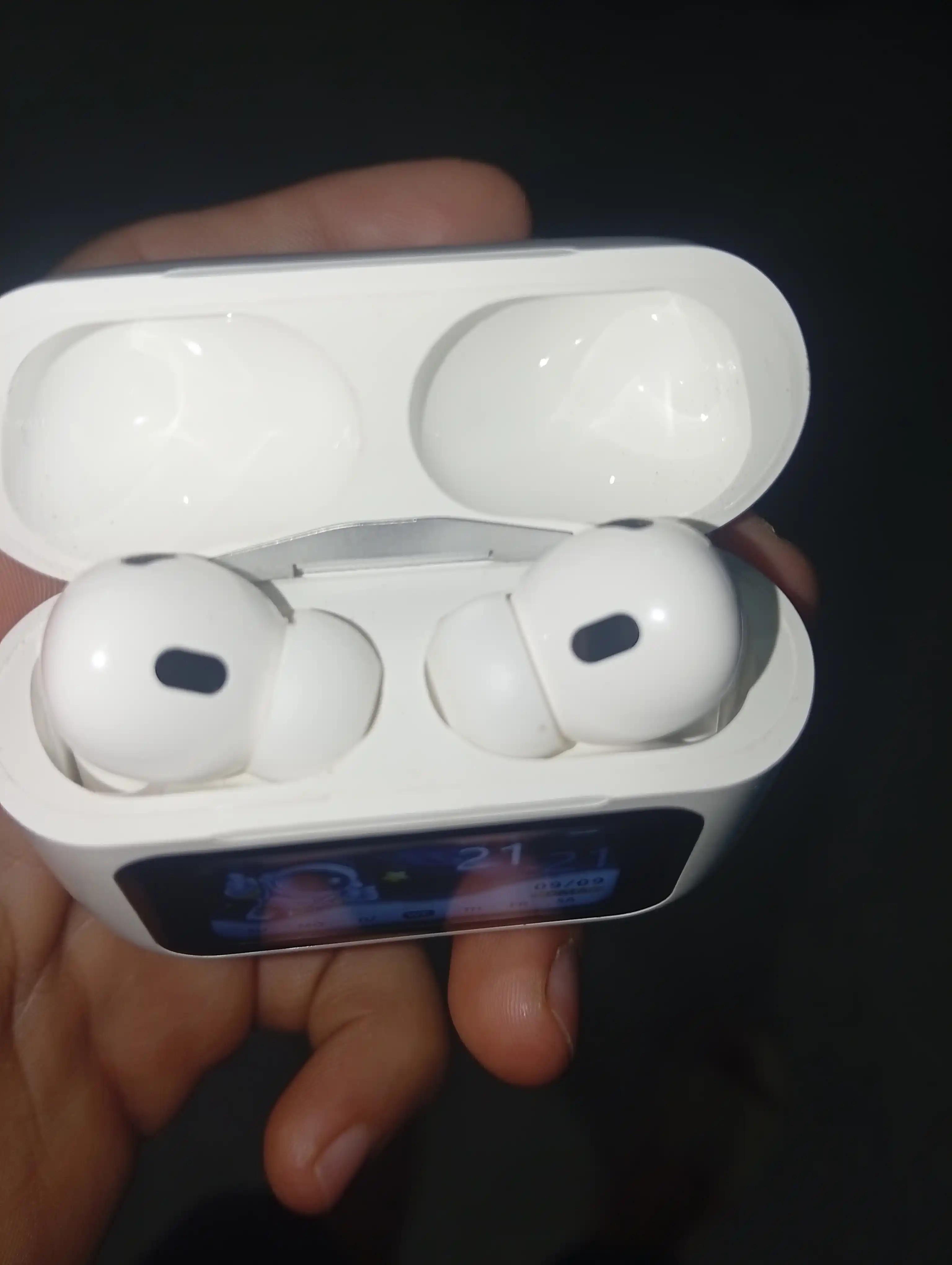 Pods 3 ScreenPods: беспроводные наушники с дисплеем для iPhone и Android