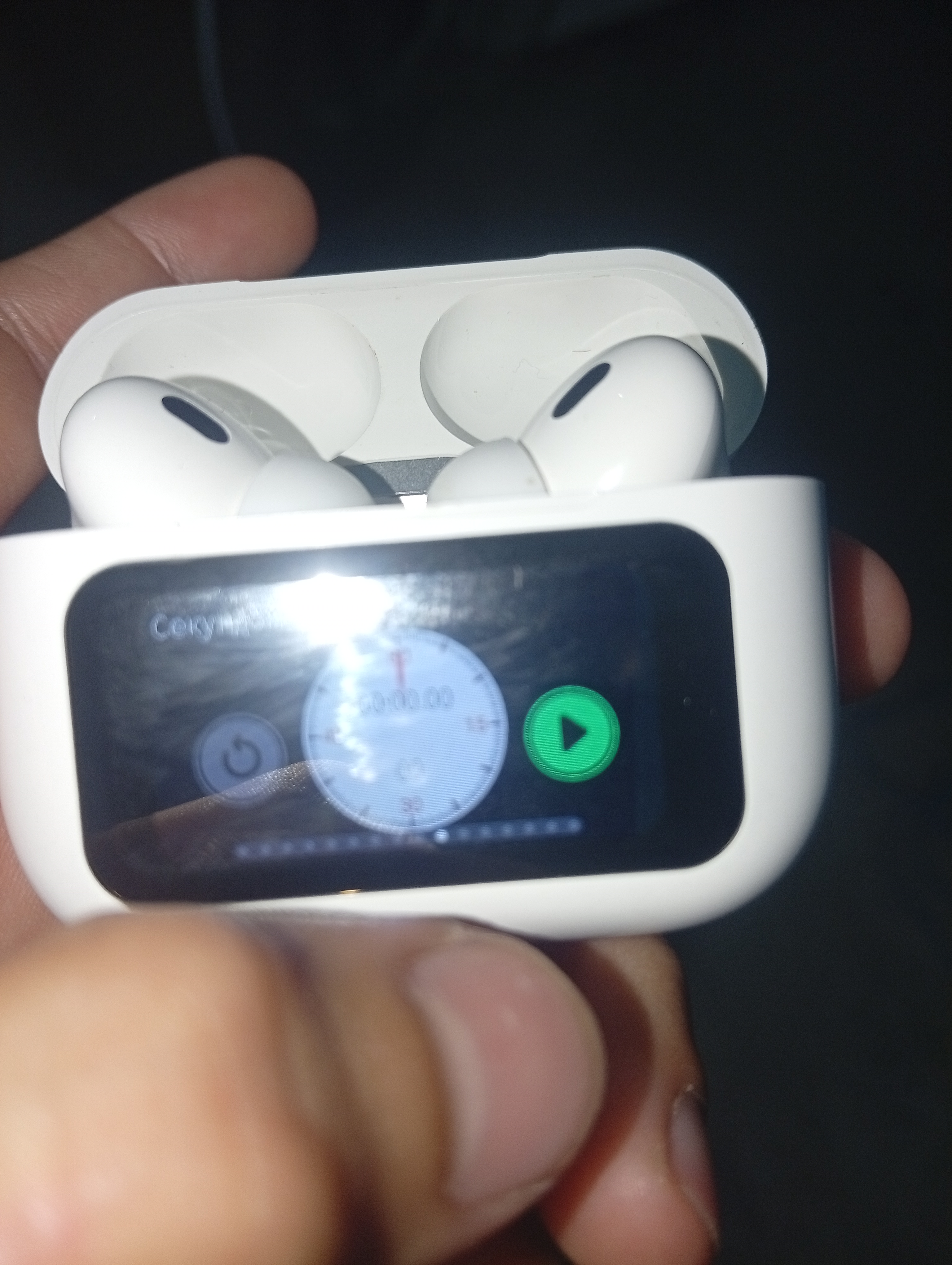 Pods 3 ScreenPods: беспроводные наушники с дисплеем для iPhone и Android