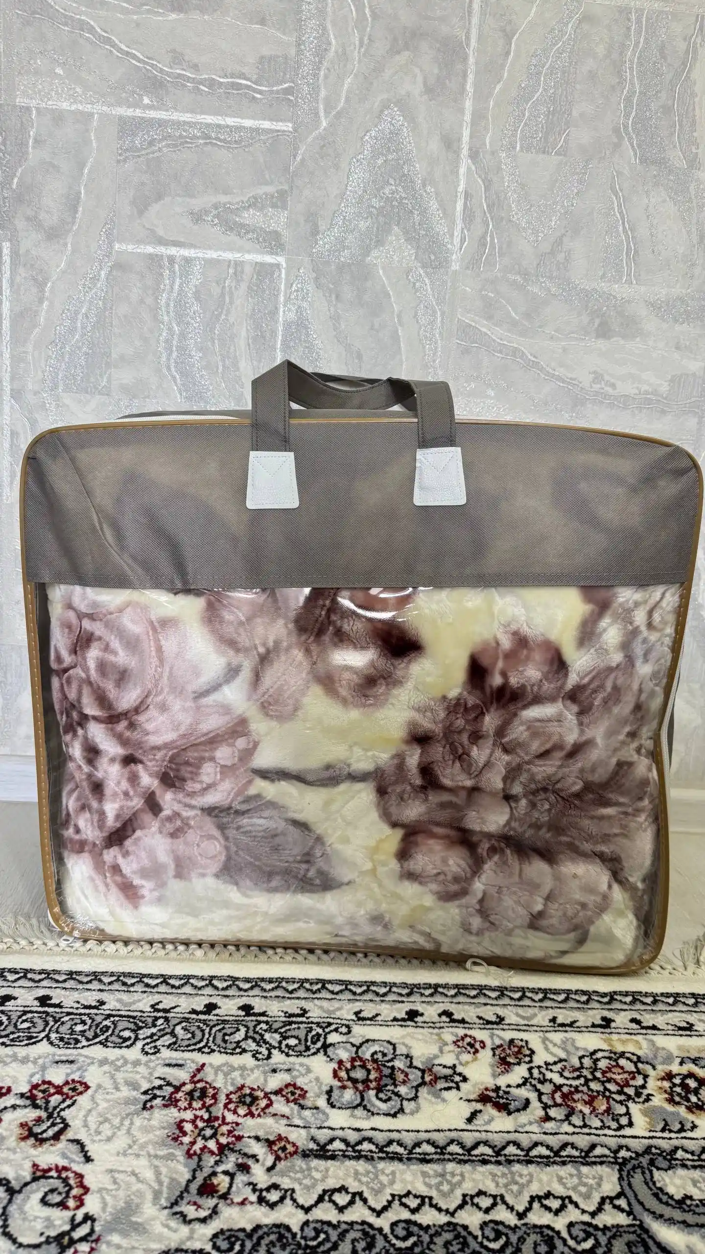2 kishilik adyol 200×230 sm, yumshoq, issiq, qalin, 5,5 kg — yotoq uchun ko‘rpa