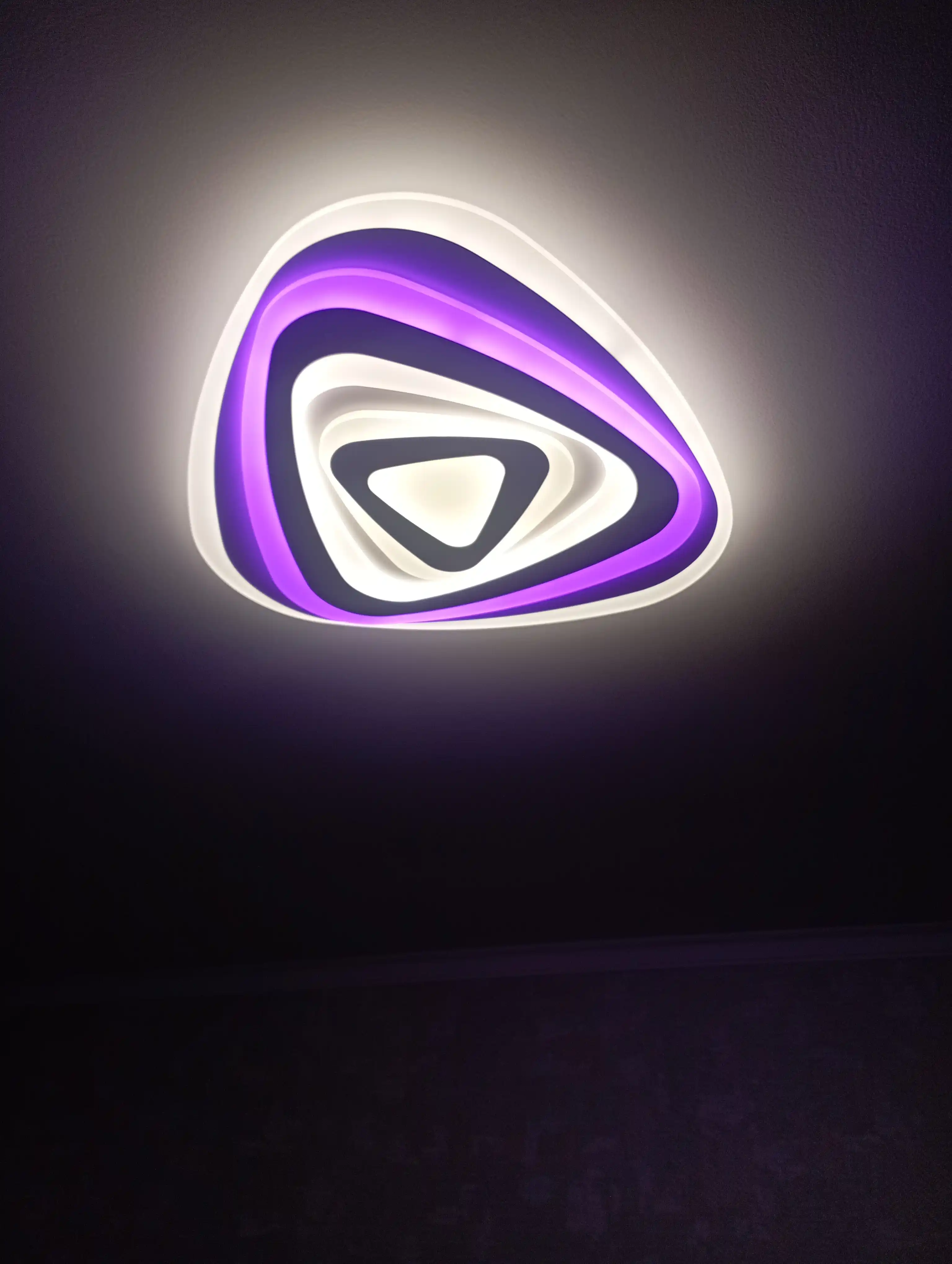 Masofadan boshqarish pulti bilan LED shift chiroq Iris - 122 Vt, SmartLight 2.4G RGB D520
