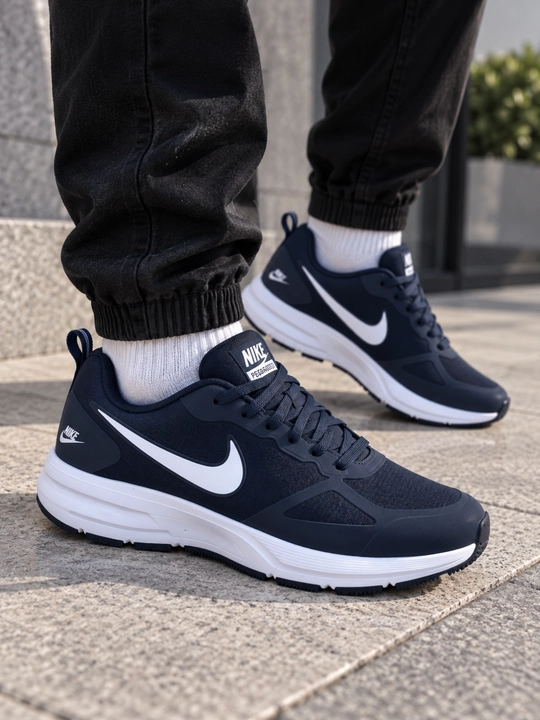 Erkaklar uchun Nike krossovkalar kuz va qish uchun, o'lchamlari 40-44