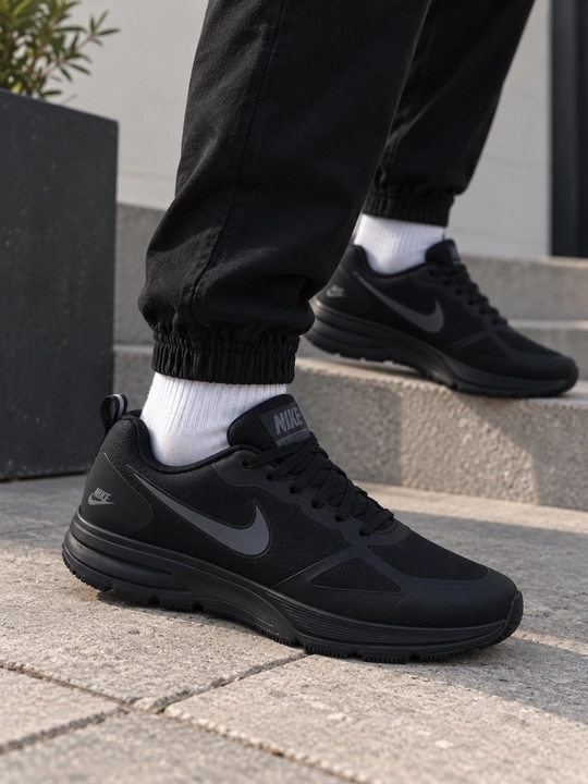 Erkaklar uchun Nike krossovkalar kuz va qish uchun, o'lchamlari 40-44