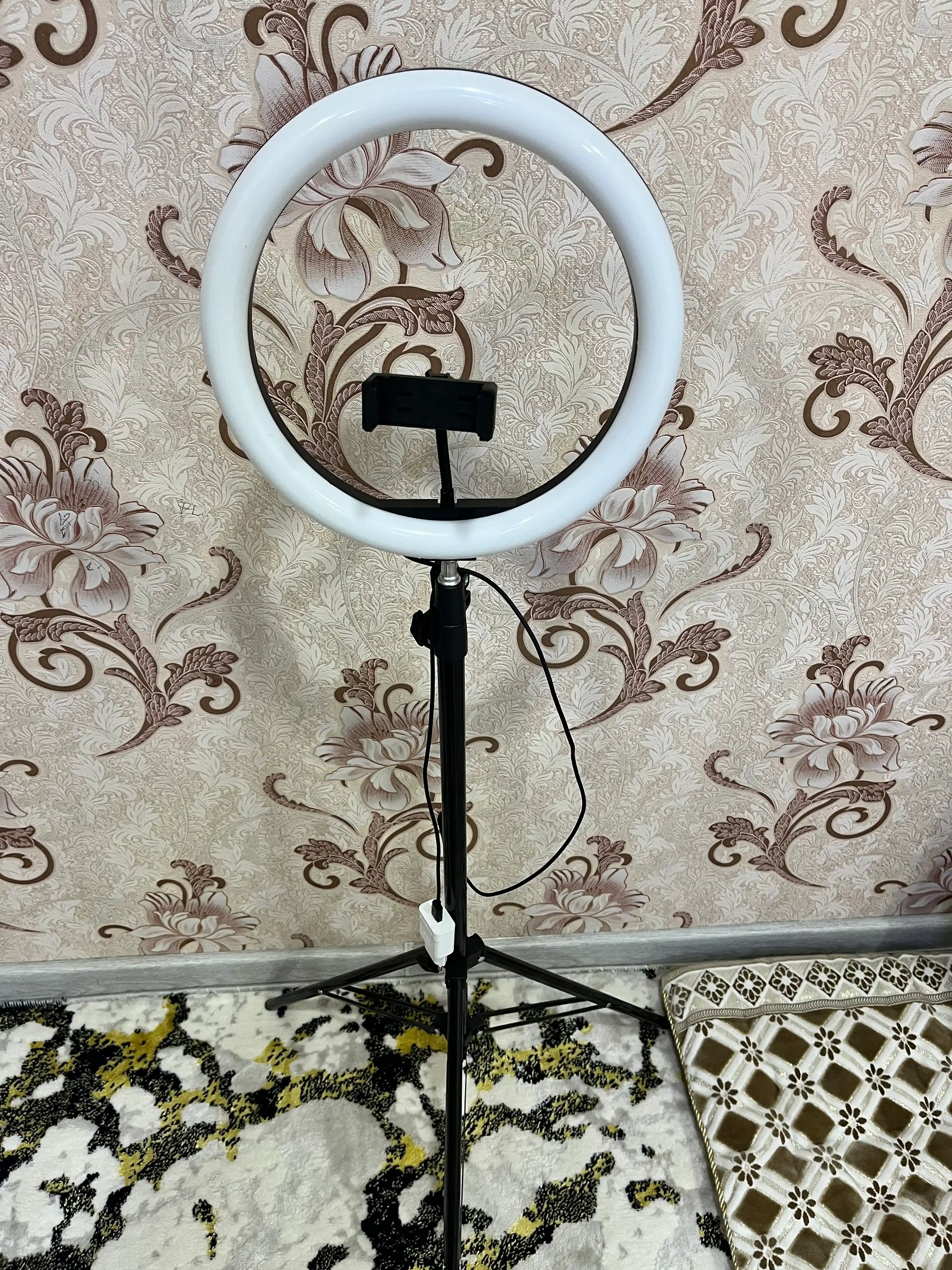 MJ-30 RGB Ring Light 30 sm Halqasimon Lampa, Shtativ va Telefon Ushlagich bilan