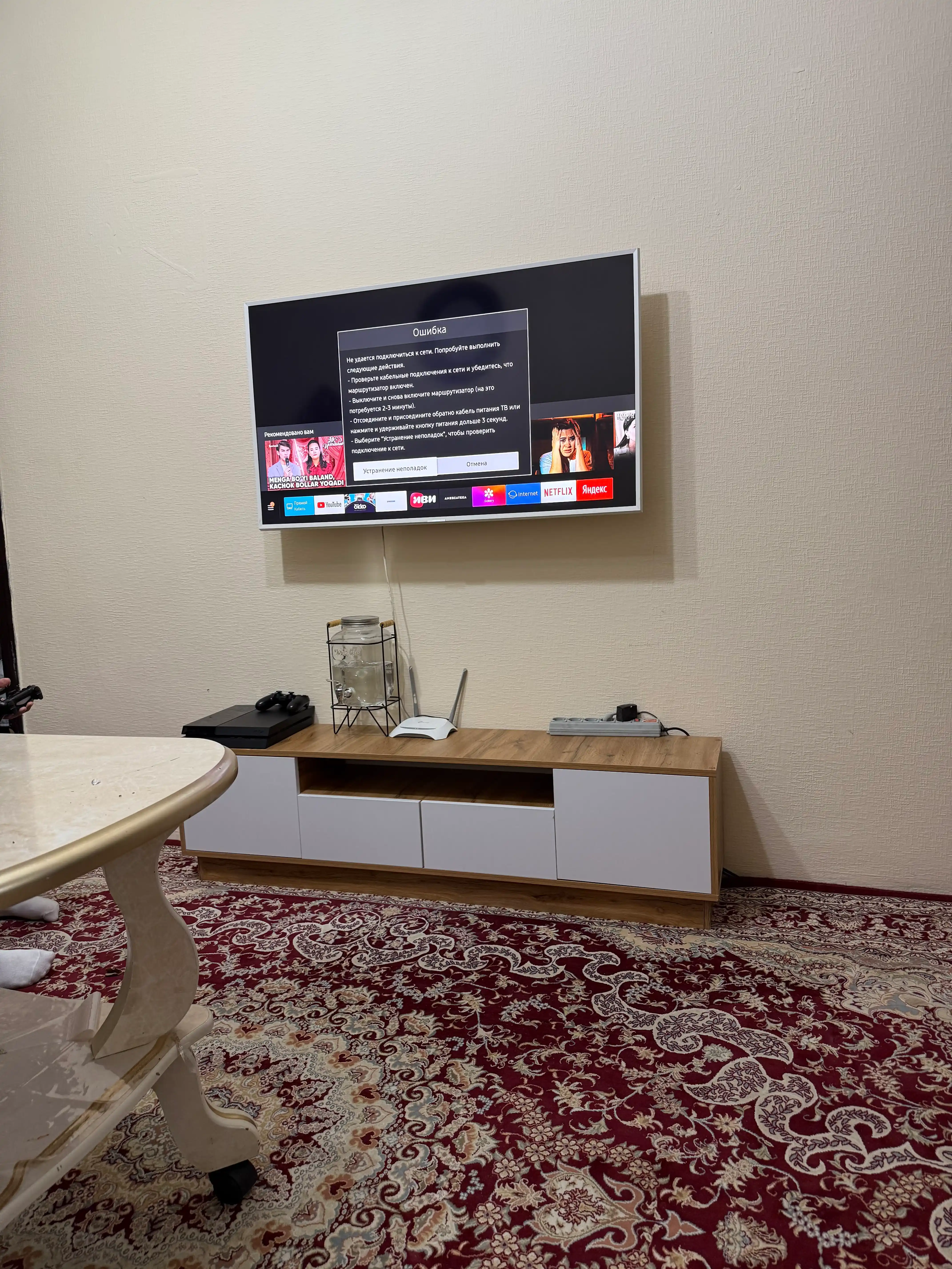 Televizor tagligi TV tumba TUN keng tokchalar bilan, to'liq yig'ilgan, 150/160/170x40x30sm