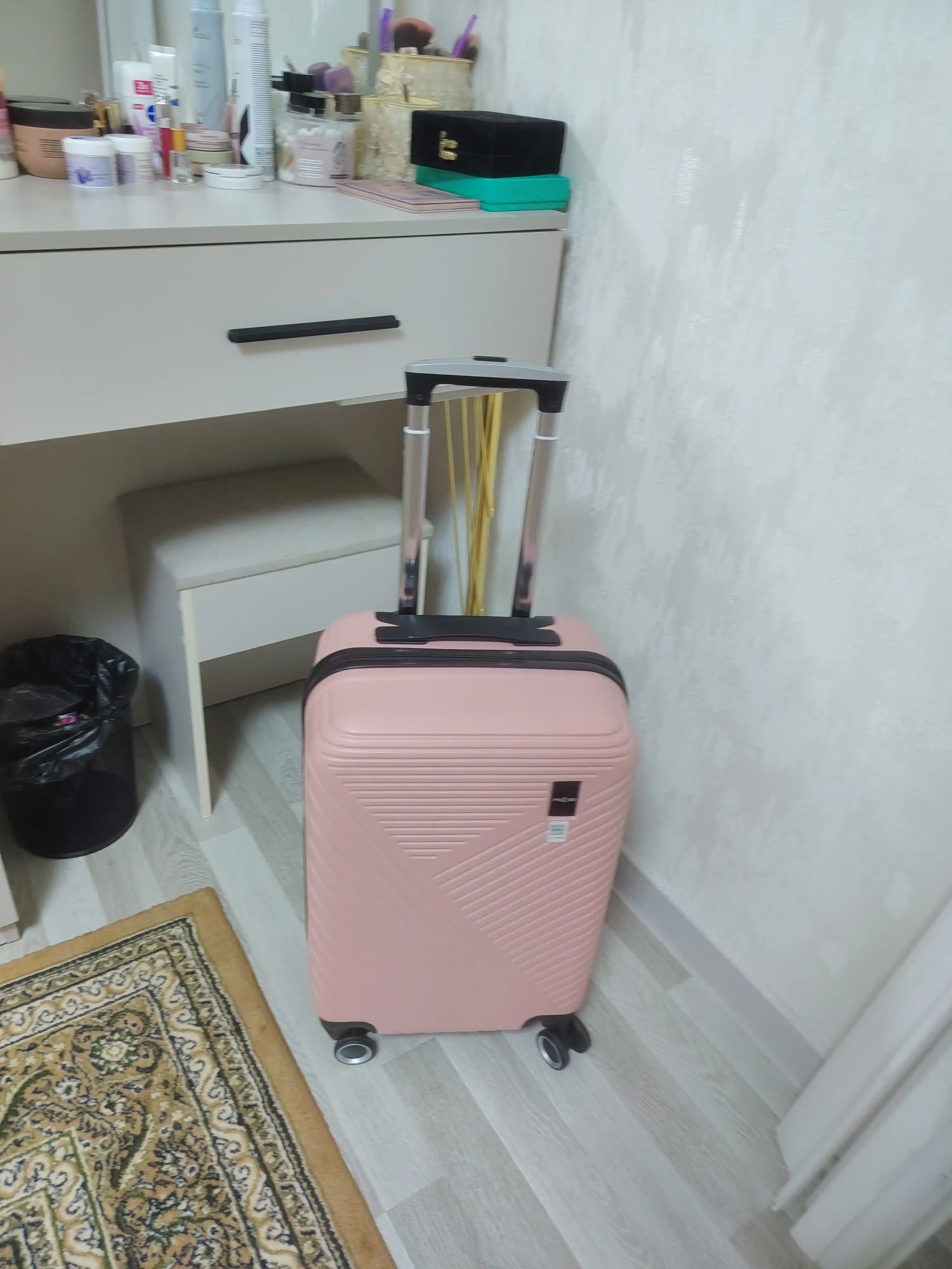 Sayohat chamadoni S M L, kodli qulfli, ABS-plastikdan tayyorlangan  360° g‘ildirakli
