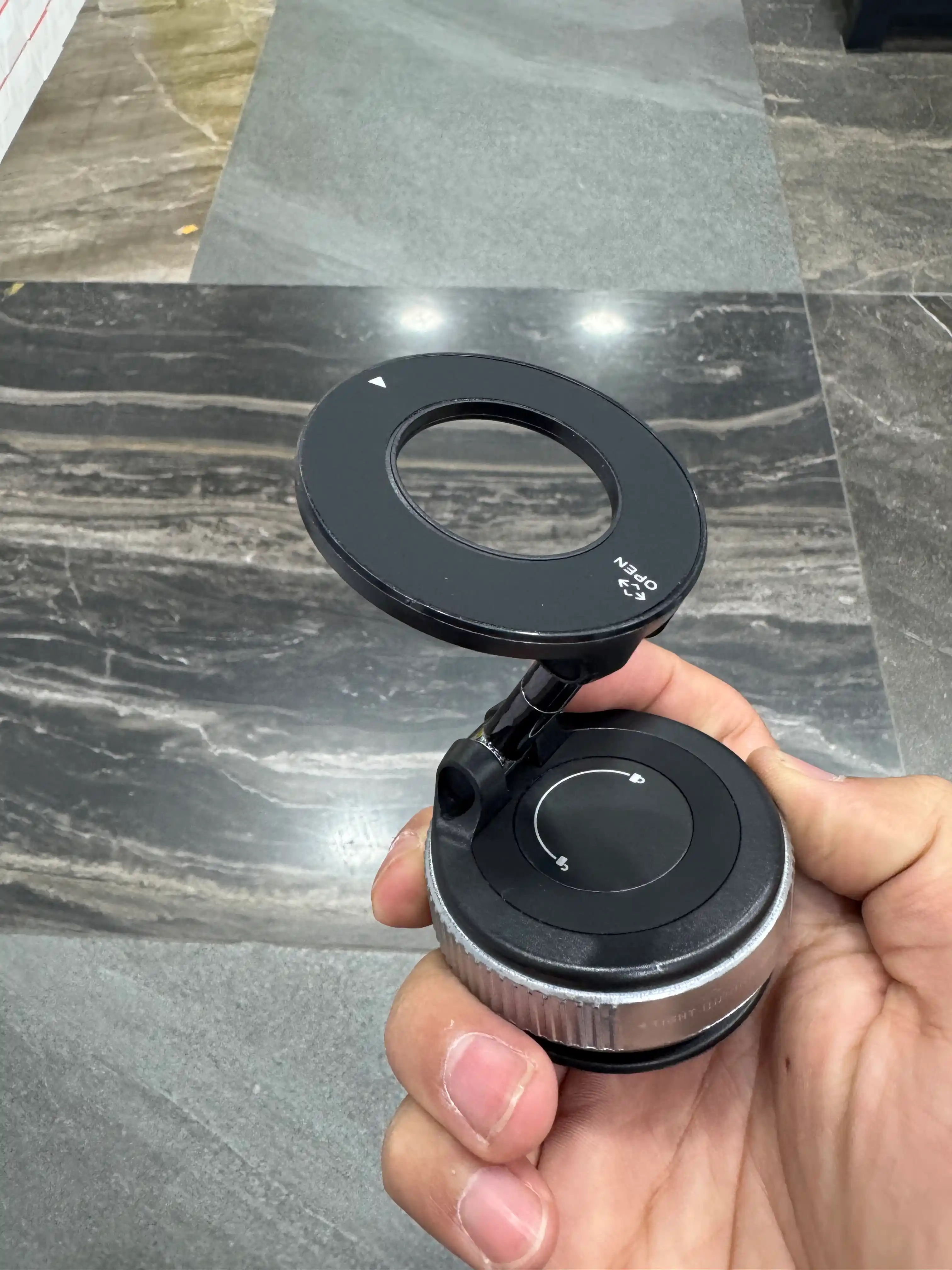 360 darajaga aylanadigan Magsafe avtomobil uchun magnit telefon tutqichi