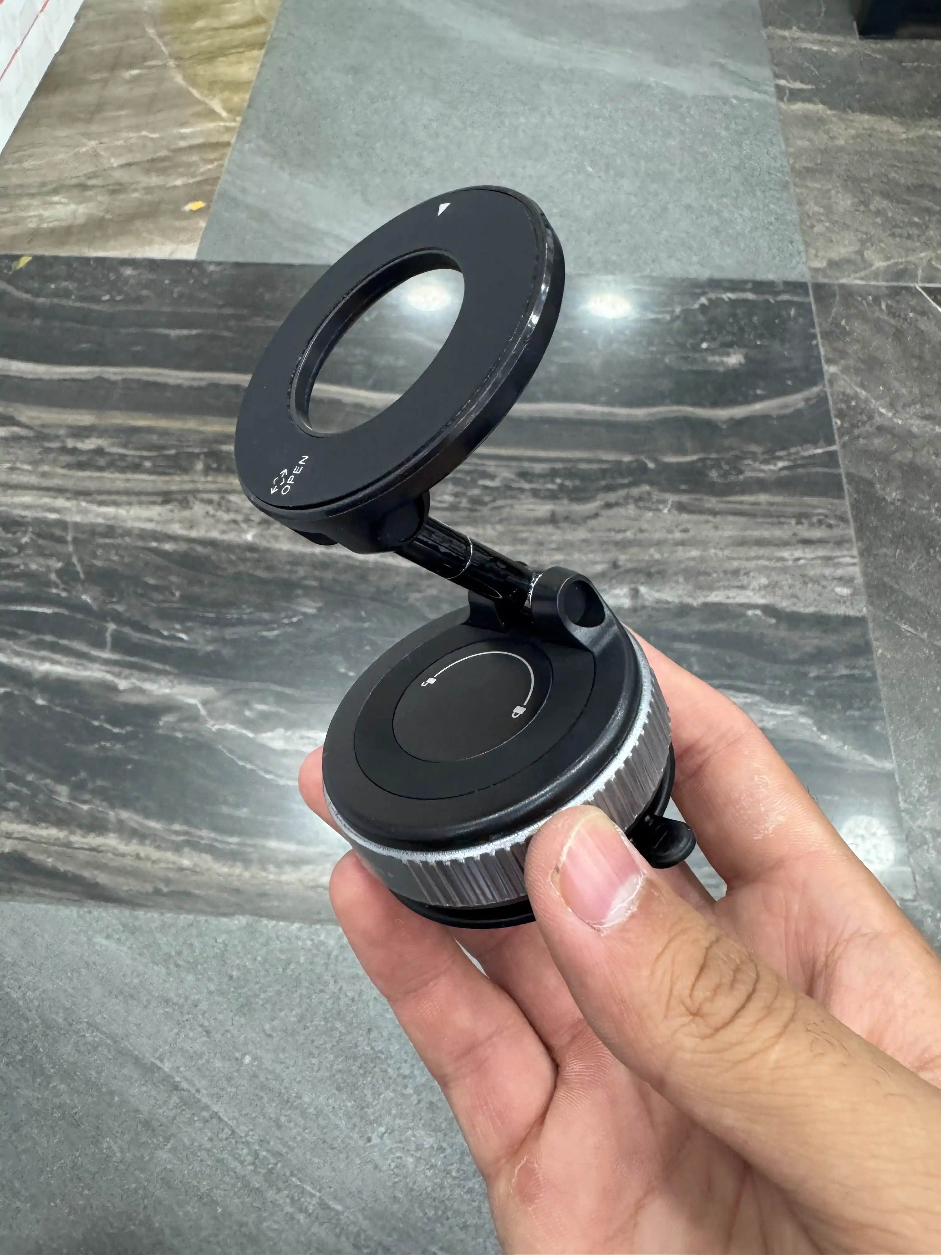 360 darajaga aylanadigan Magsafe avtomobil uchun magnit telefon tutqichi