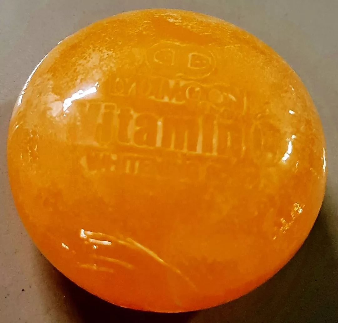 LYDIMOON Vitamin C oqartiruvchi sovun, tana va yuz uchun, namlantiradi, 100 g