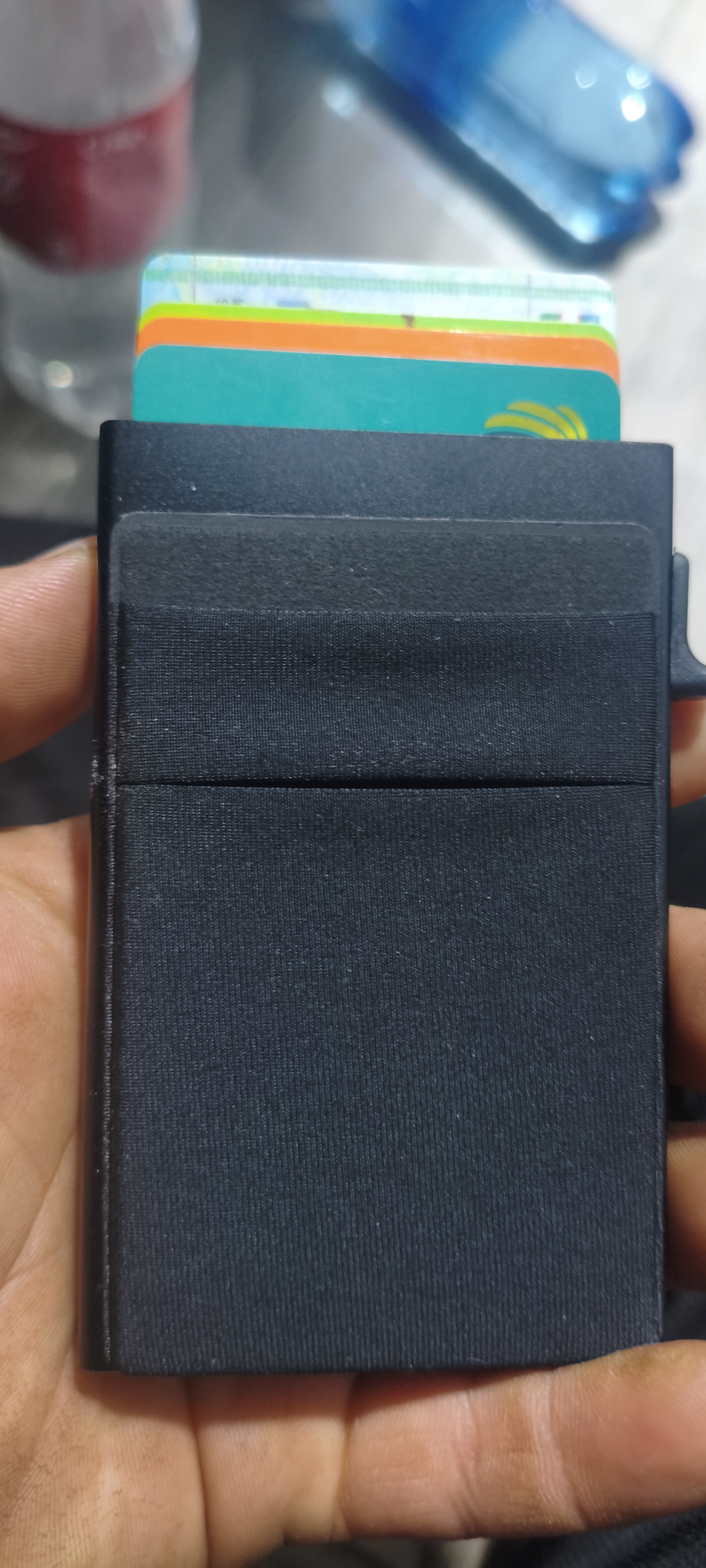 RFID himoyasi bilan metall karta egasi, ixcham va ishonchli, taktik, hujjatlar uchun