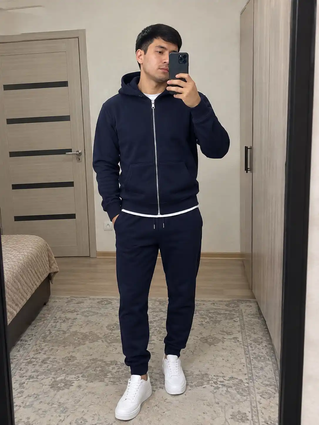 Erkaklar sport kostyumi, shahar uslubida, kuz-qish-bahor uchun